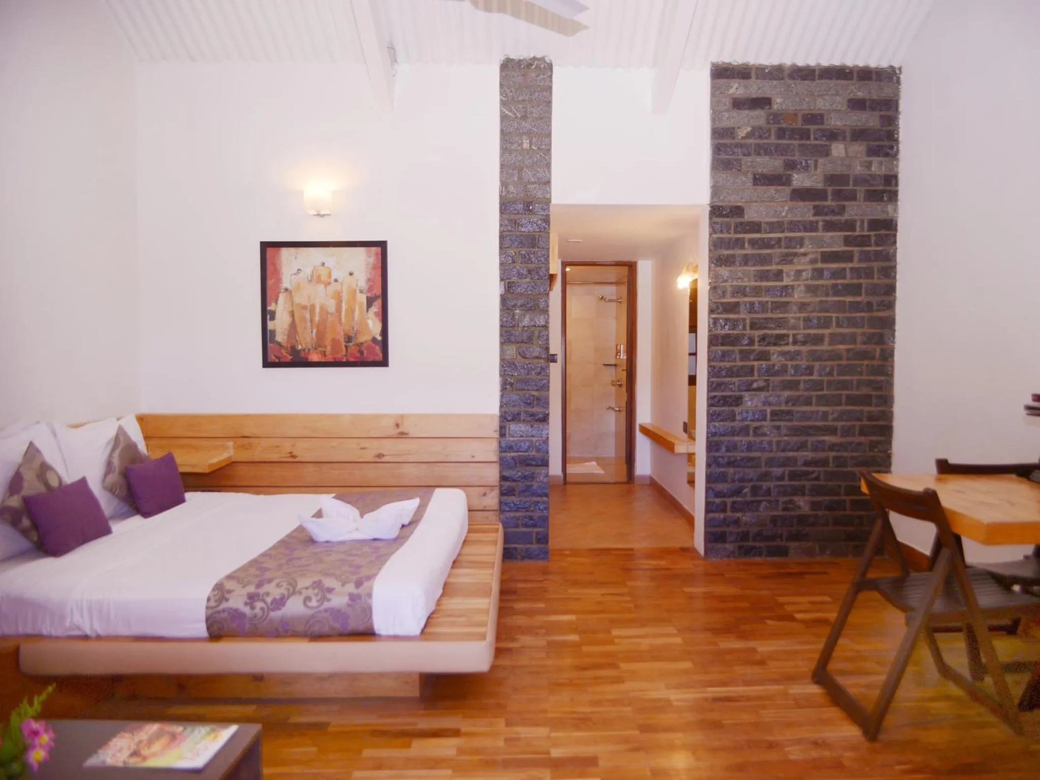 Decorative detail, Bed in Club Mahindra Danish Villa, Ooty