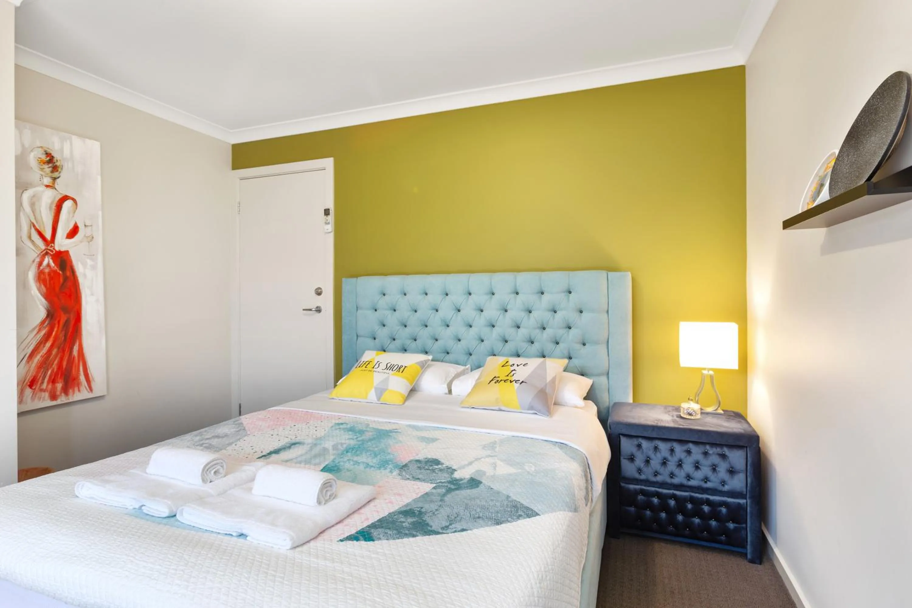 Bed in 32 Scenic Apollo