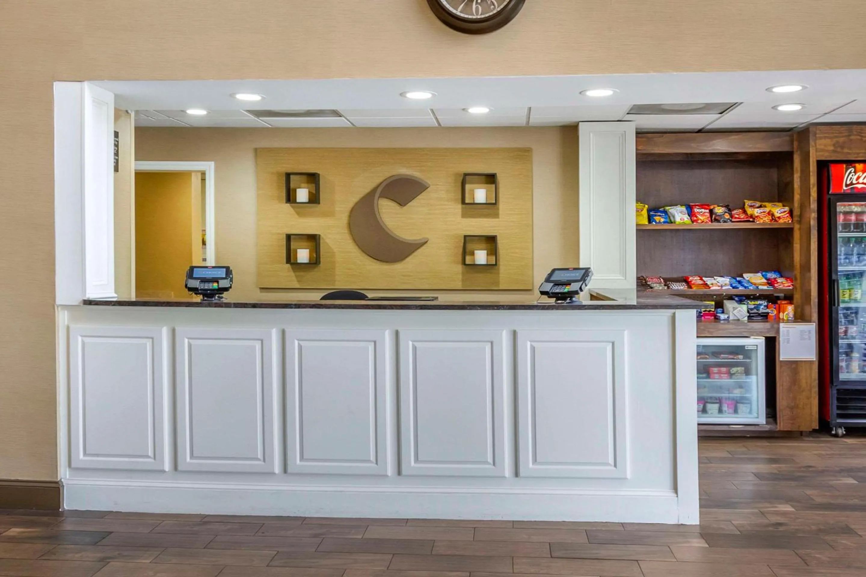 Lobby or reception in Comfort Suites At the University