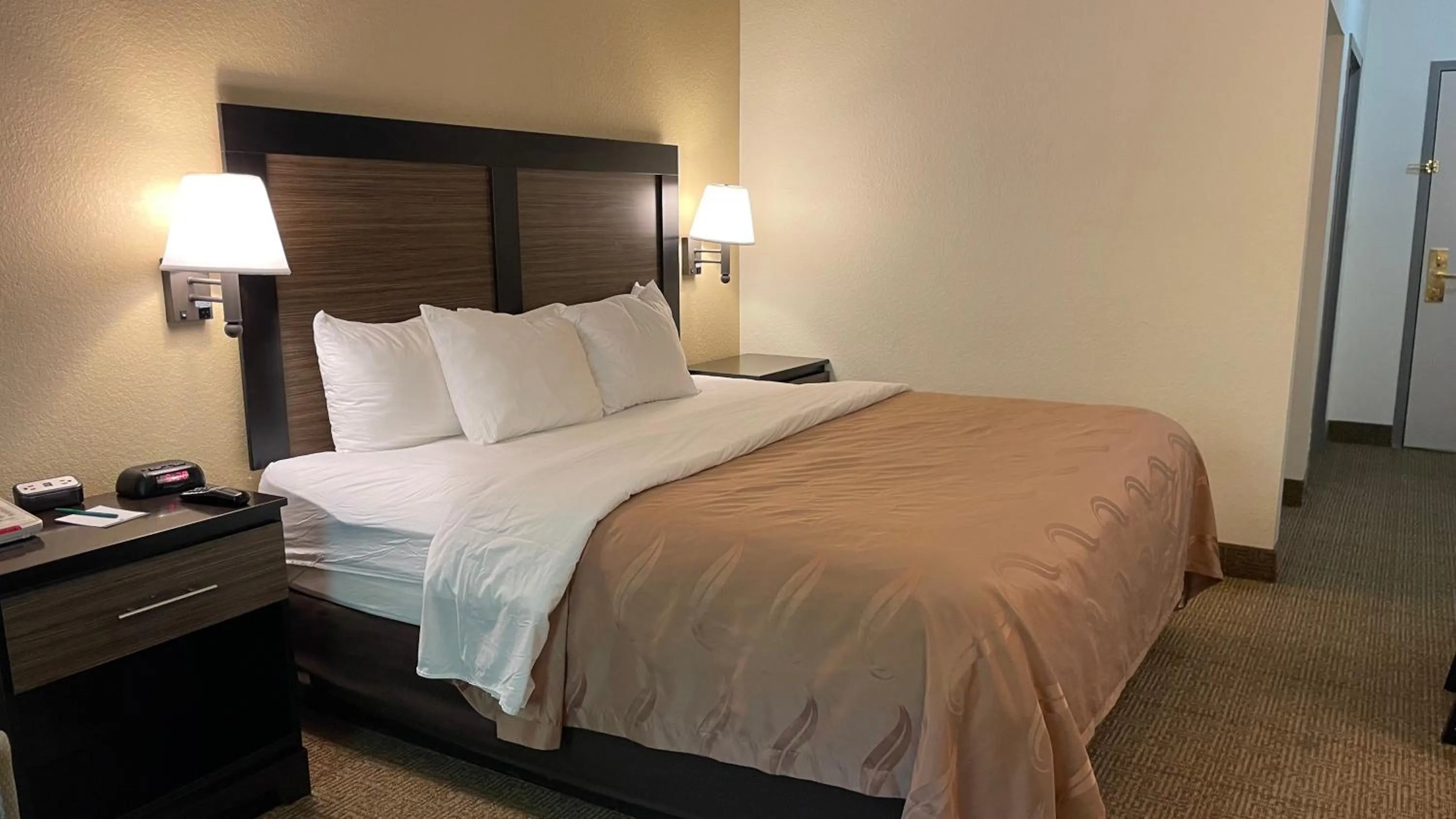 Bedroom in Quality Inn Surfside Myrtle Beach