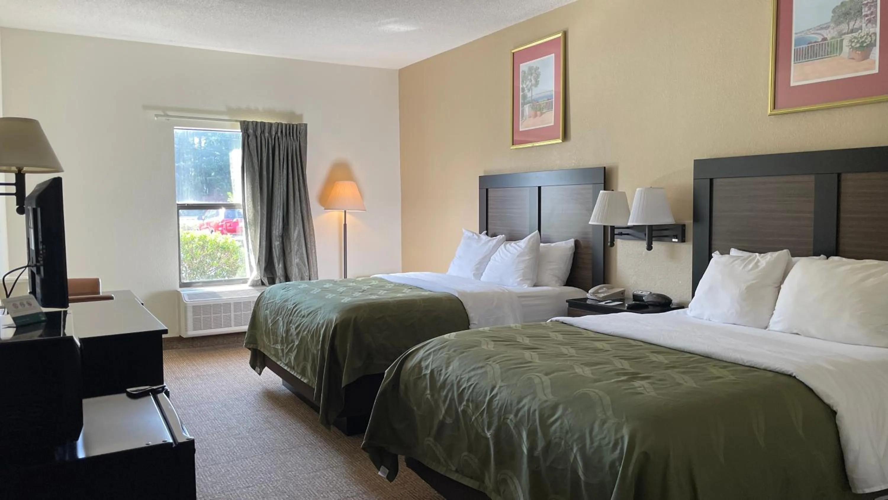 Bedroom in Quality Inn Surfside Myrtle Beach