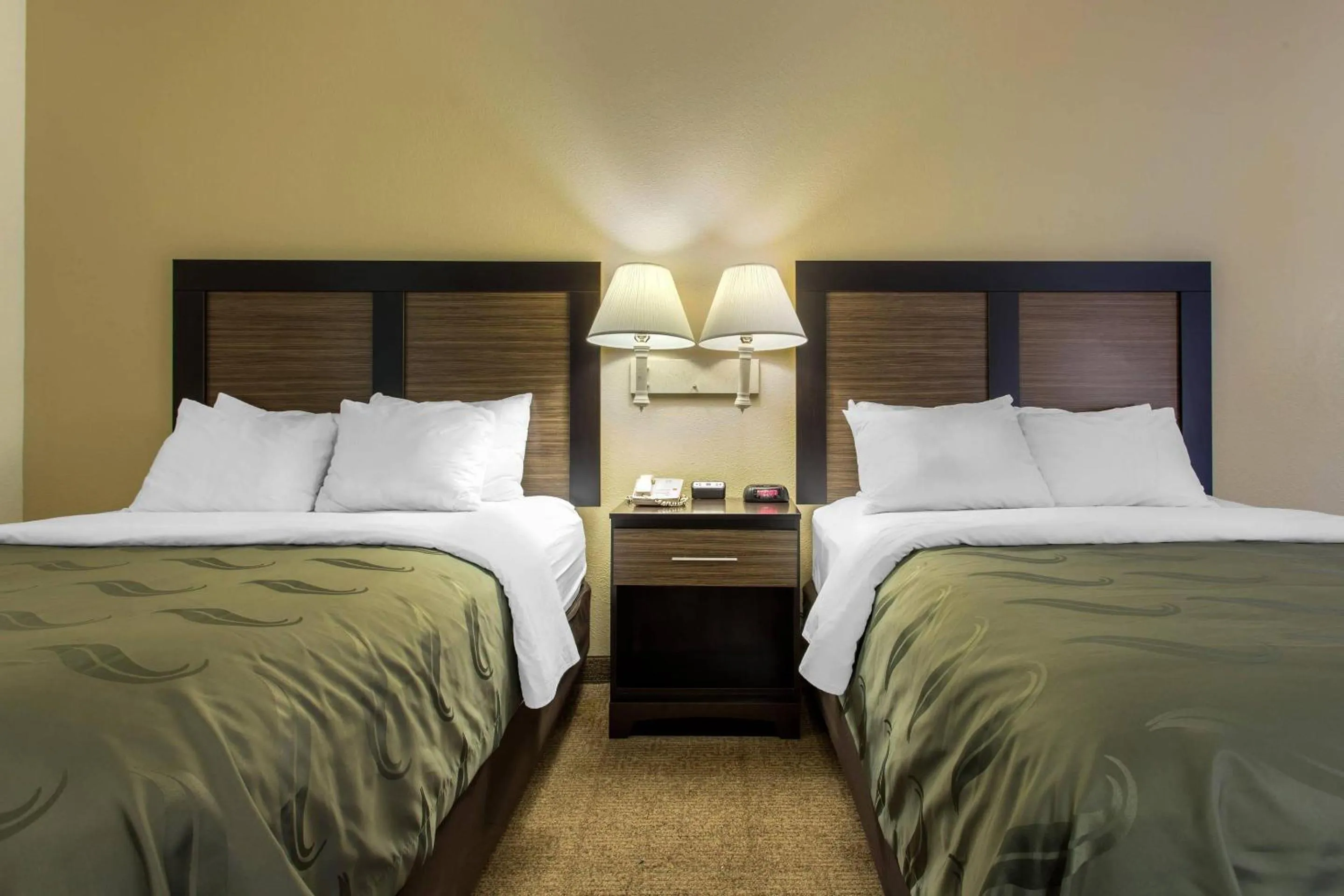 Bedroom, Bed in Quality Inn Surfside Myrtle Beach