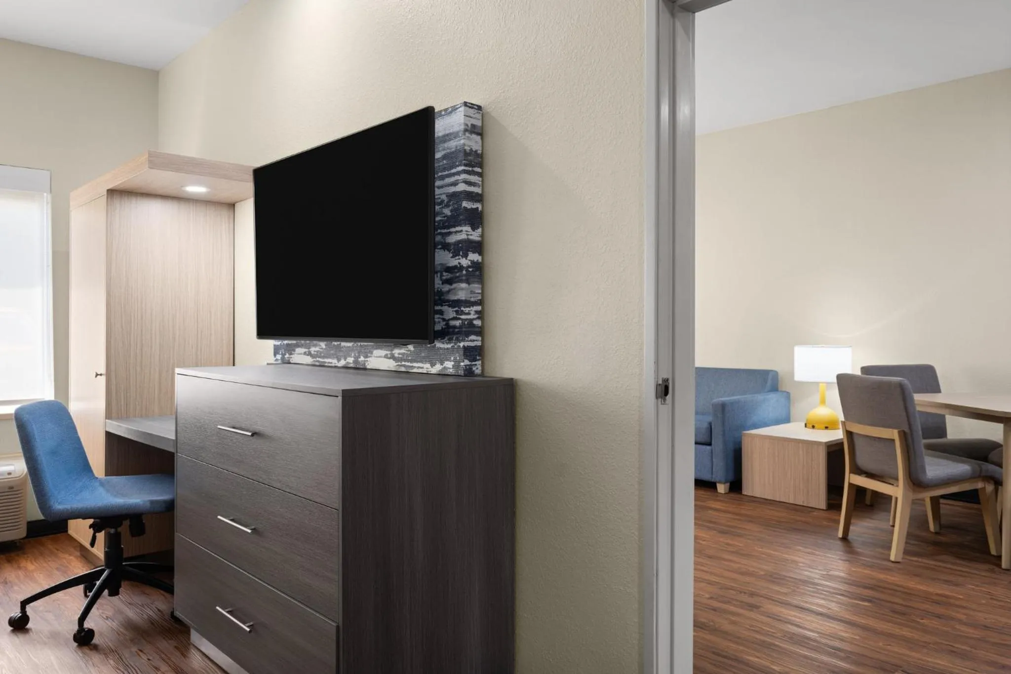 Photo of the whole room in Garner Hotel Aiken South by IHG