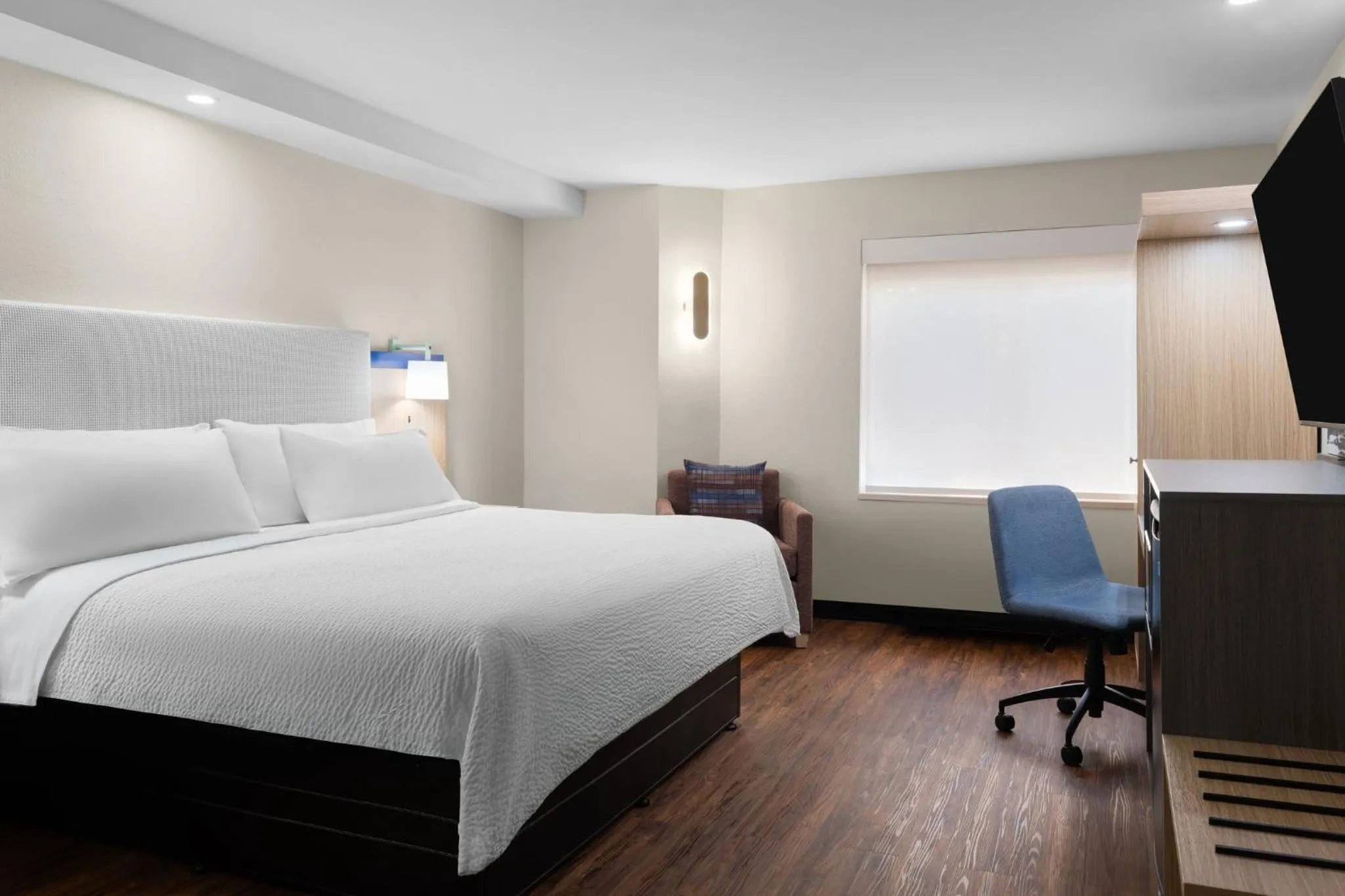 Photo of the whole room, Bed in Garner Hotel Aiken South by IHG