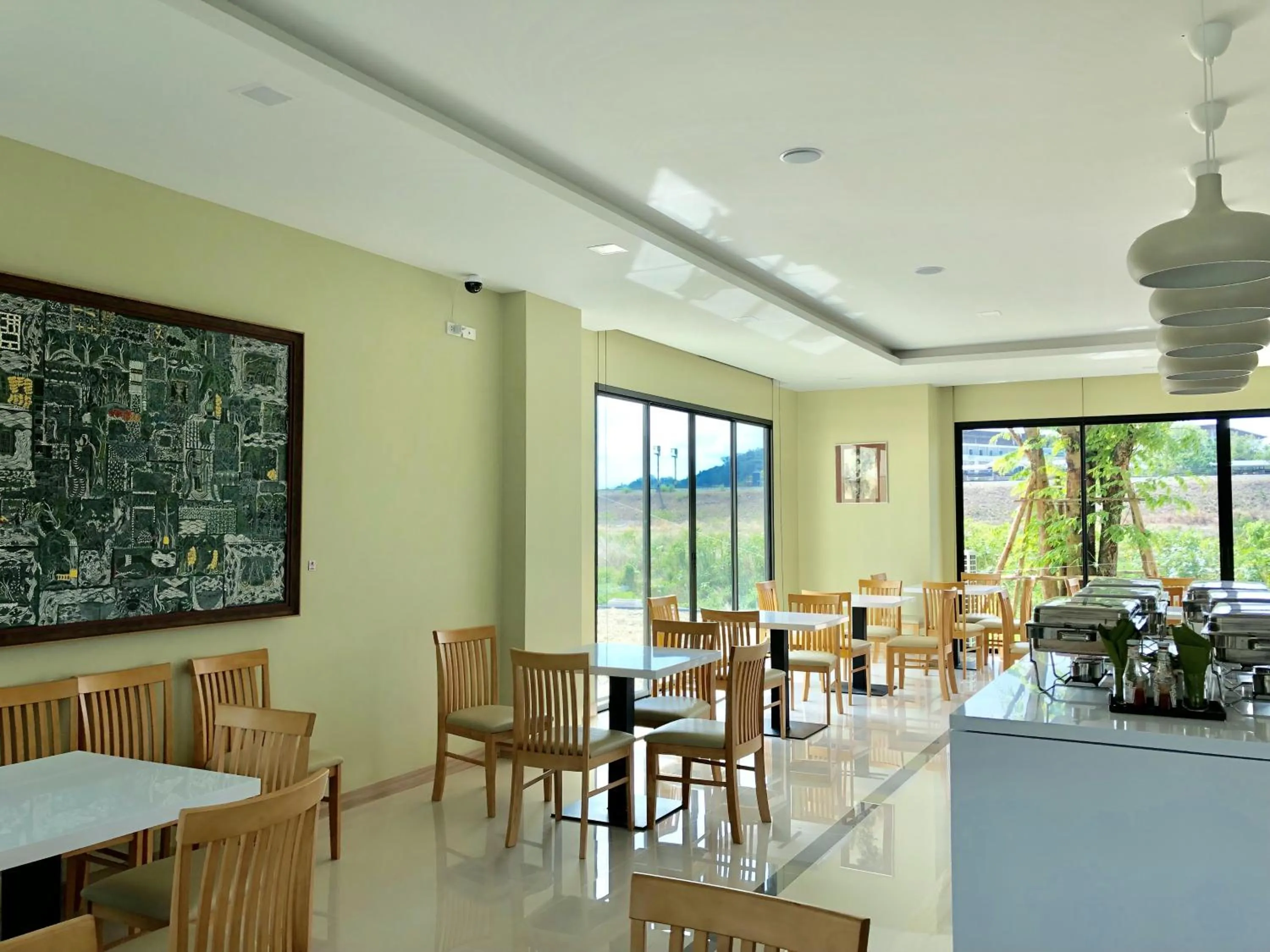 Restaurant/places to eat in Porestva Hotel Sriracha