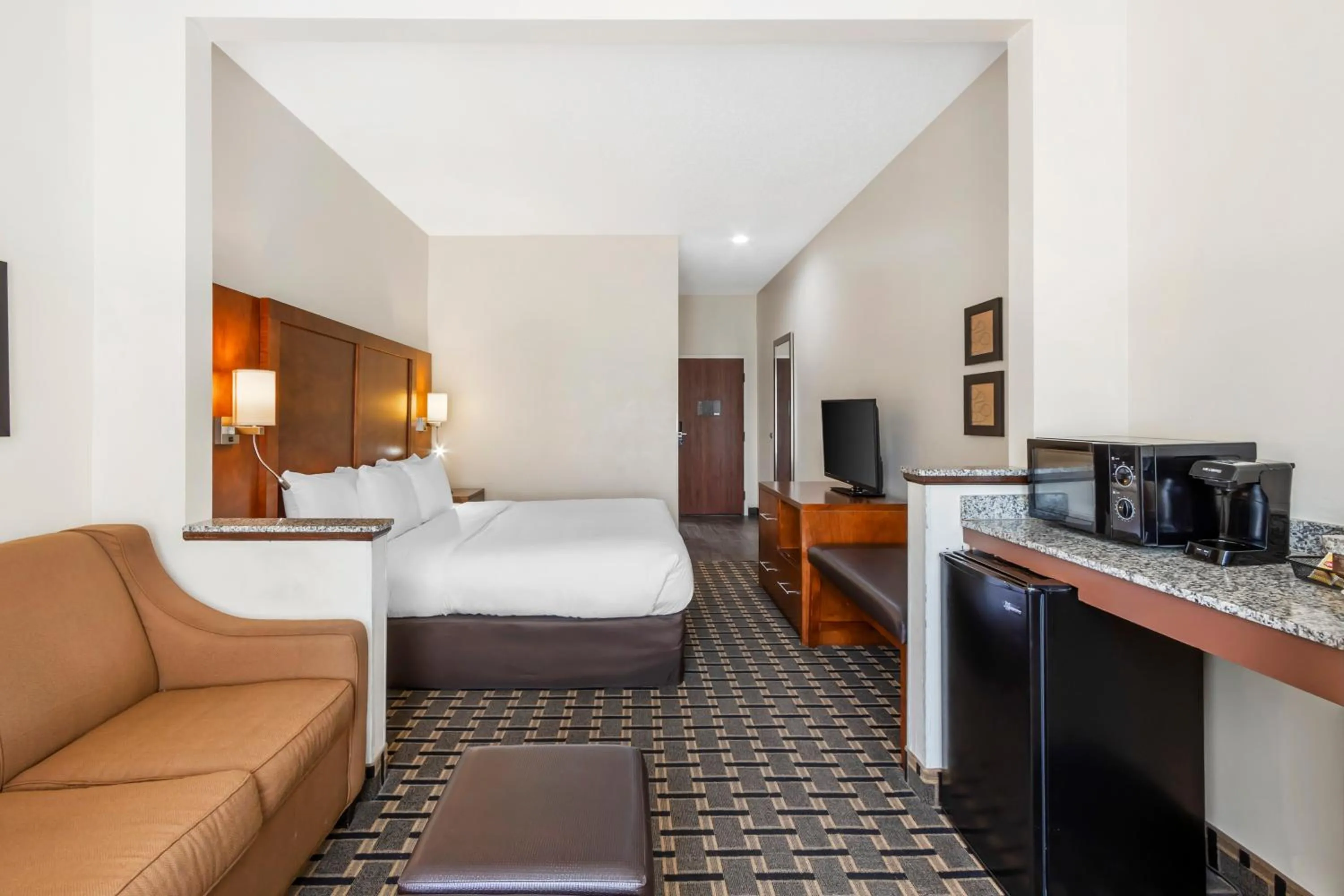 Photo of the whole room, Bed in Comfort Inn Summerville - Charleston