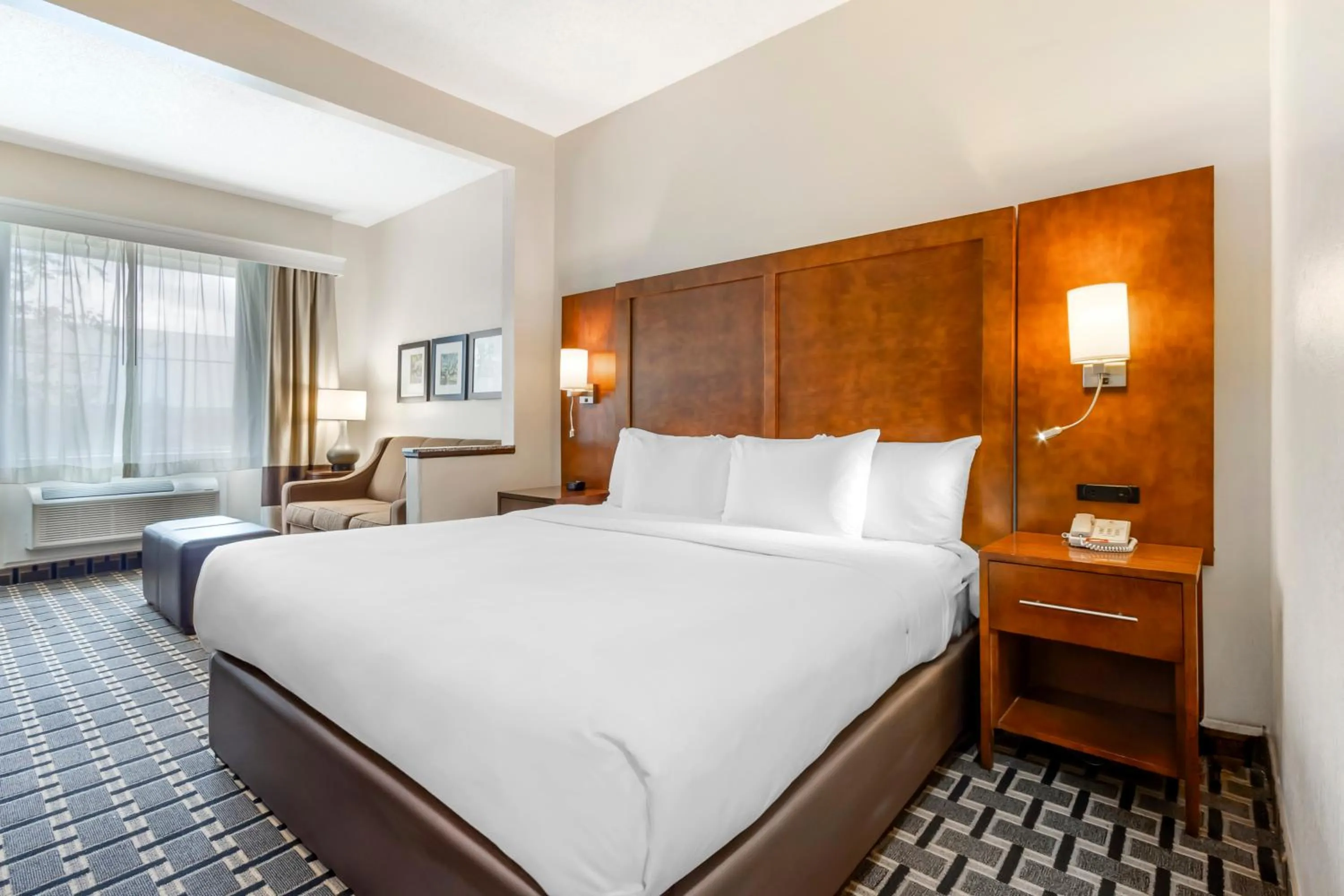 Bed in Comfort Inn Summerville - Charleston