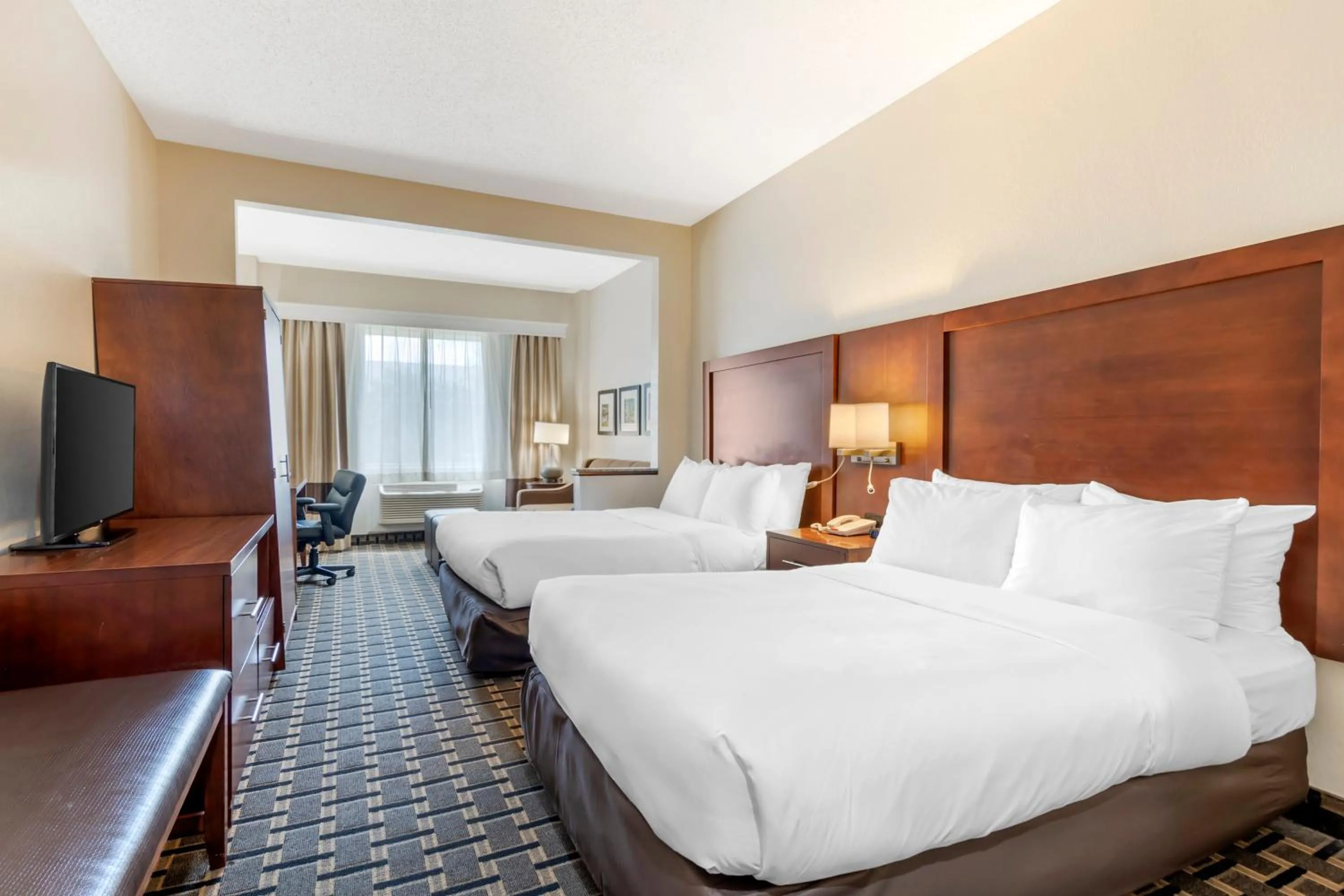 Photo of the whole room, Bed in Comfort Inn Summerville - Charleston