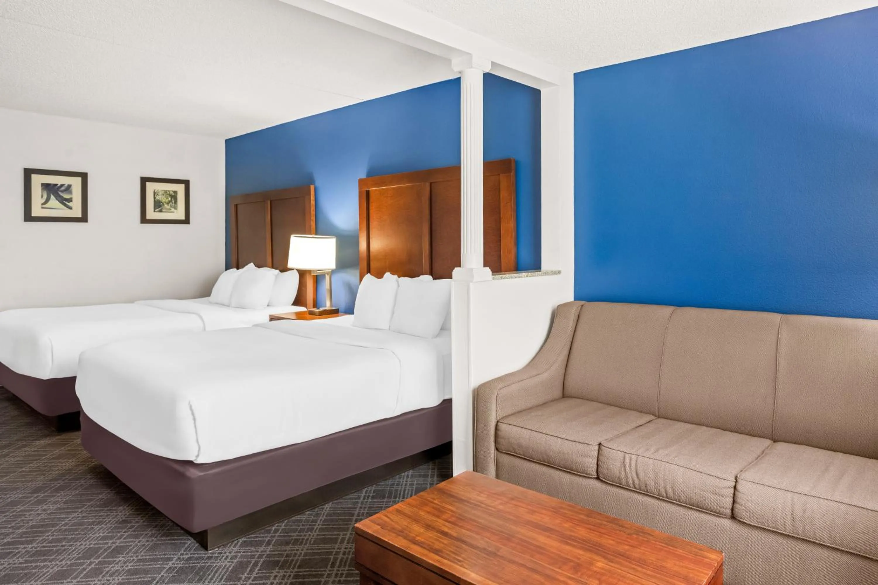 Bed in Comfort Inn & Suites Walterboro I-95