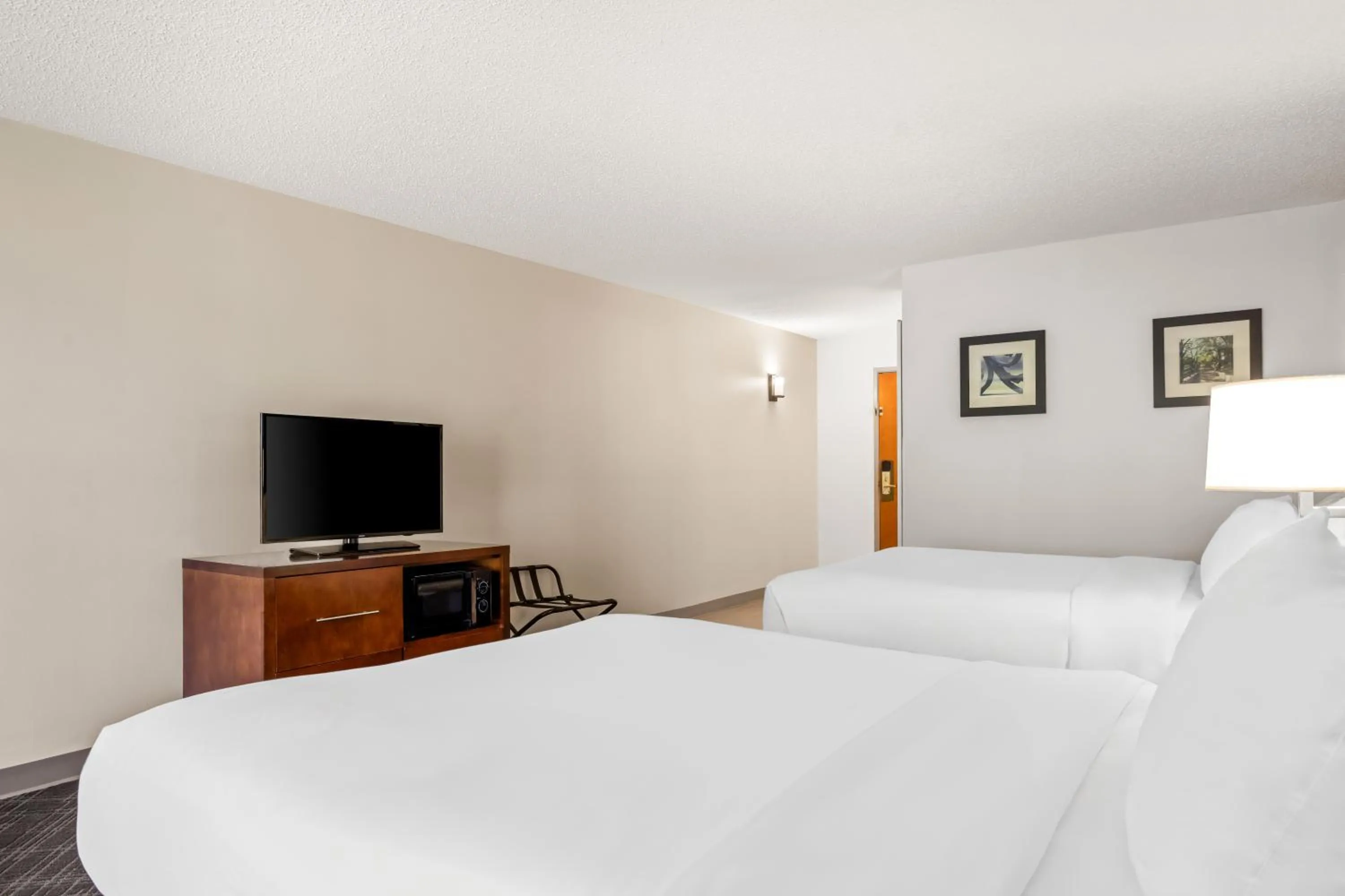 Bed in Comfort Inn & Suites Walterboro I-95