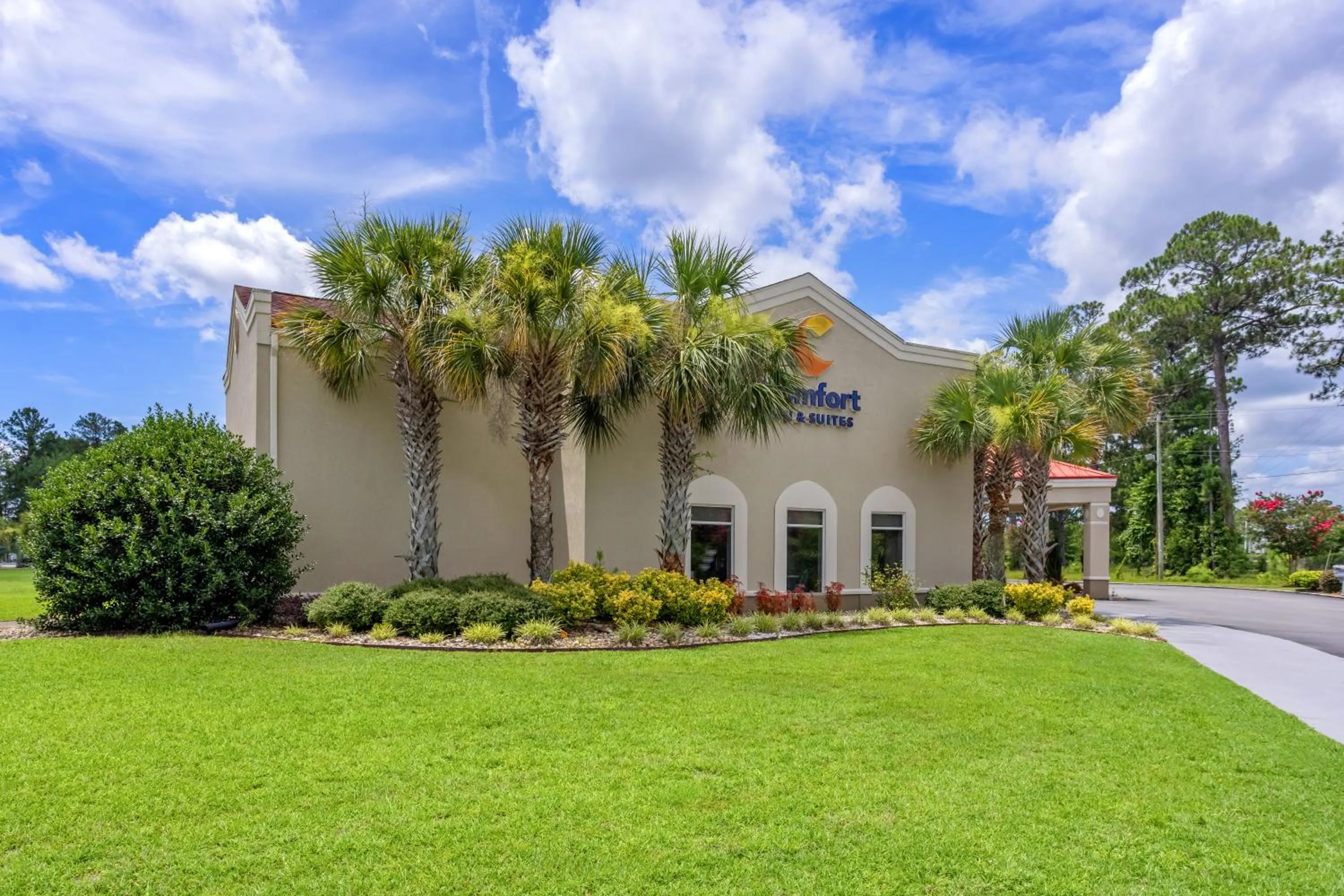 Property building in Comfort Inn & Suites Walterboro I-95