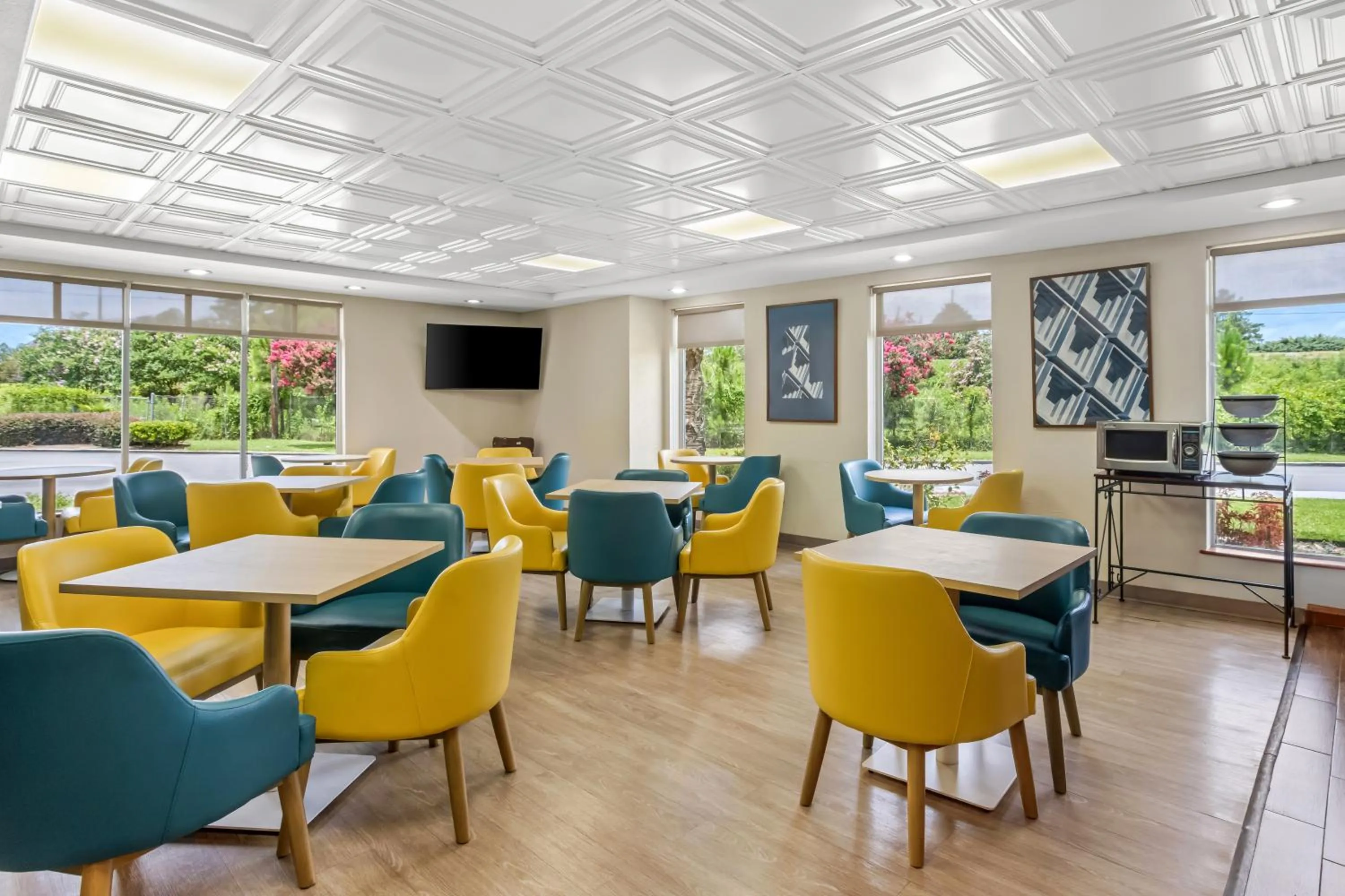 Breakfast in Comfort Inn & Suites Walterboro I-95