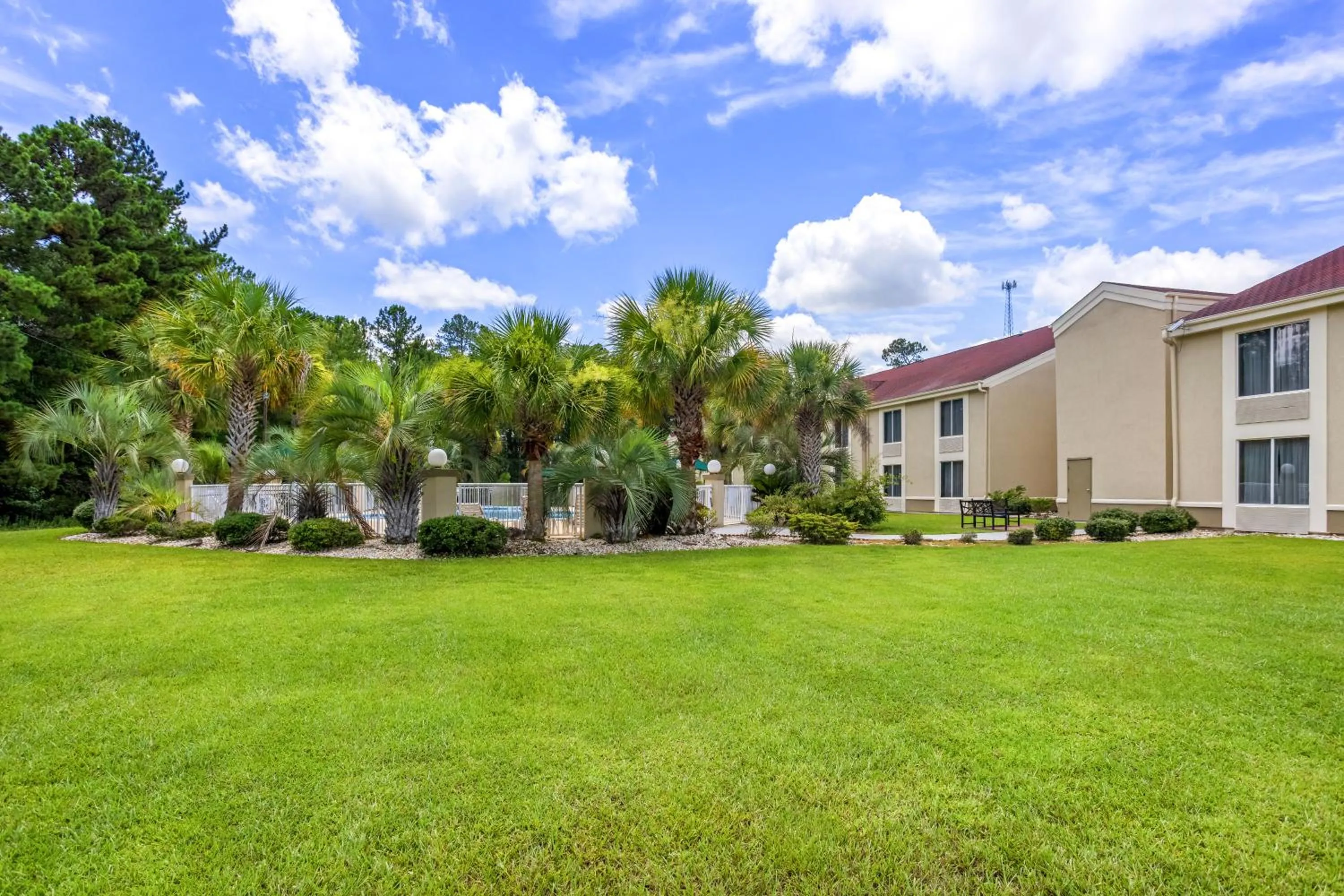 Property building in Comfort Inn & Suites Walterboro I-95