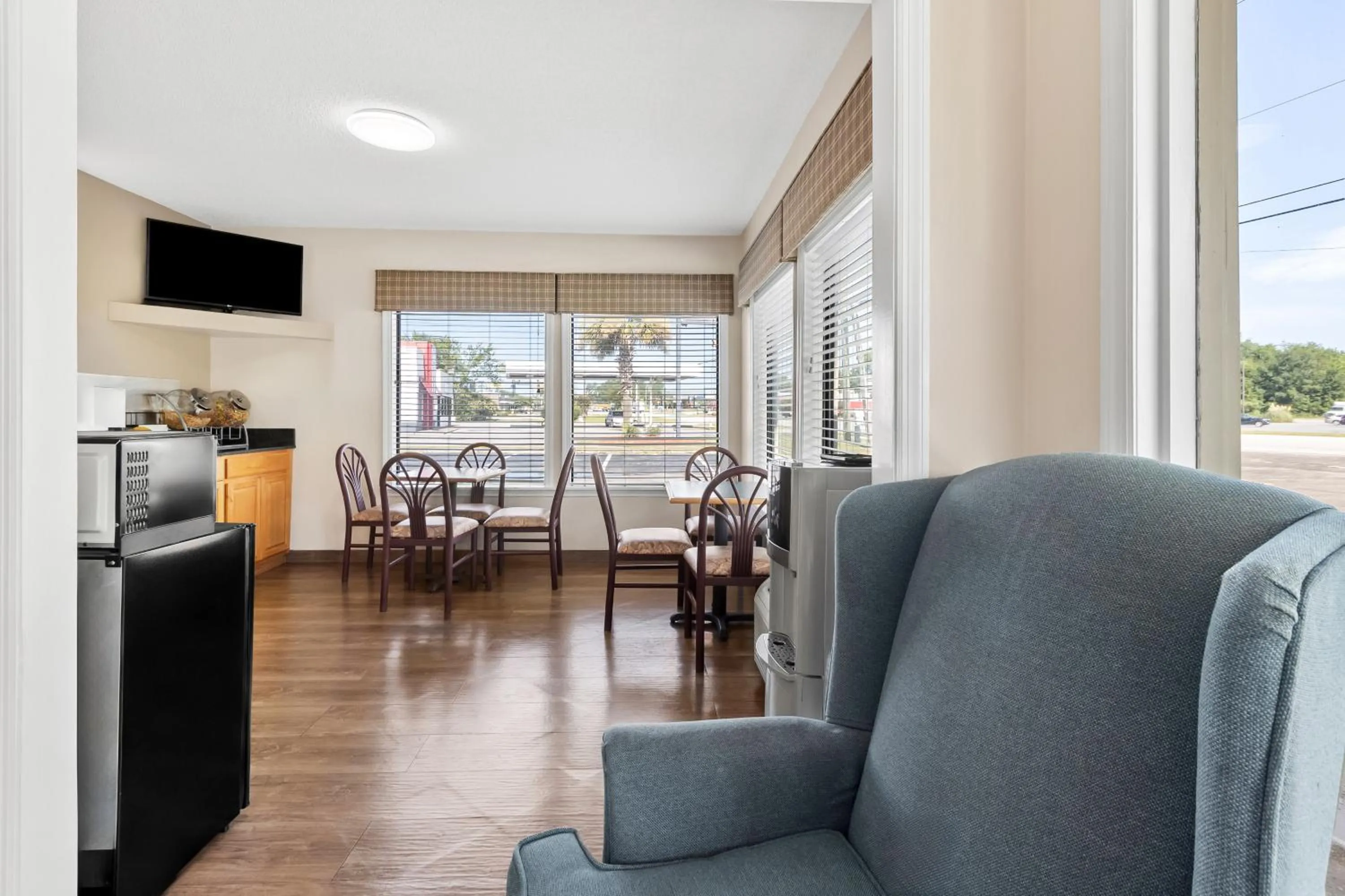 Breakfast in Econo Lodge St George