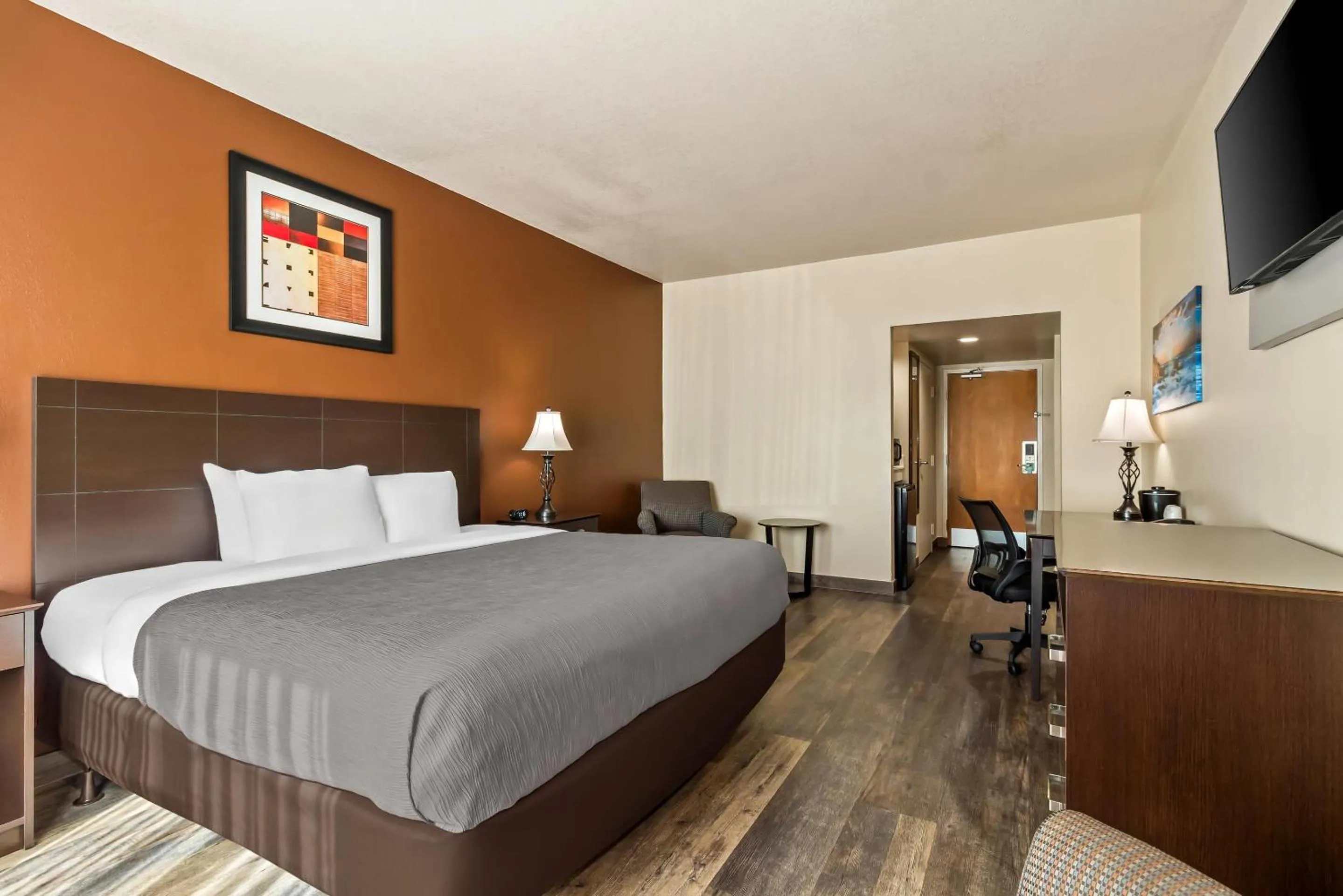 Bedroom, Bed in Quality Inn & Suites North Myrtle Beach