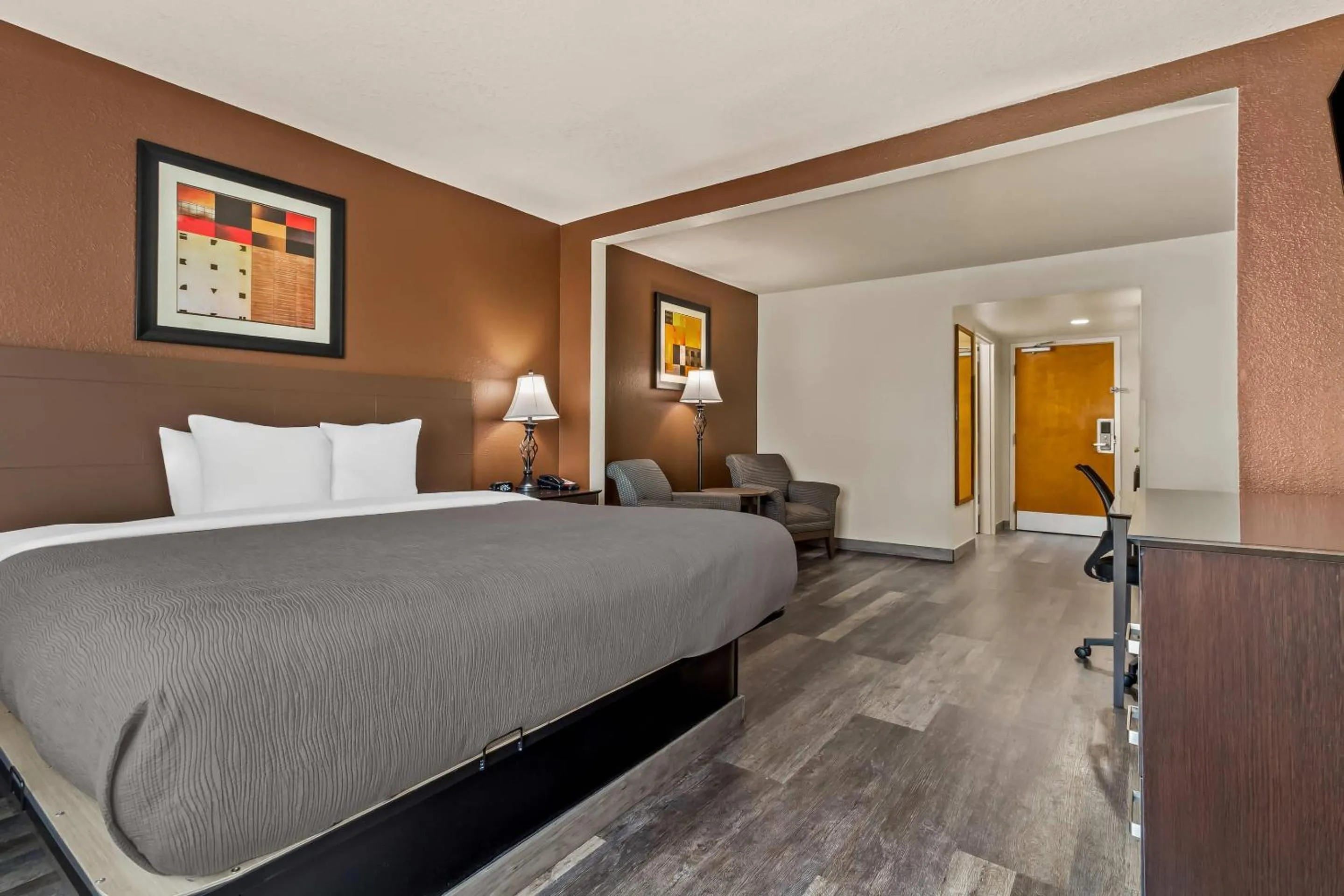 Bedroom, Bed in Quality Inn & Suites North Myrtle Beach