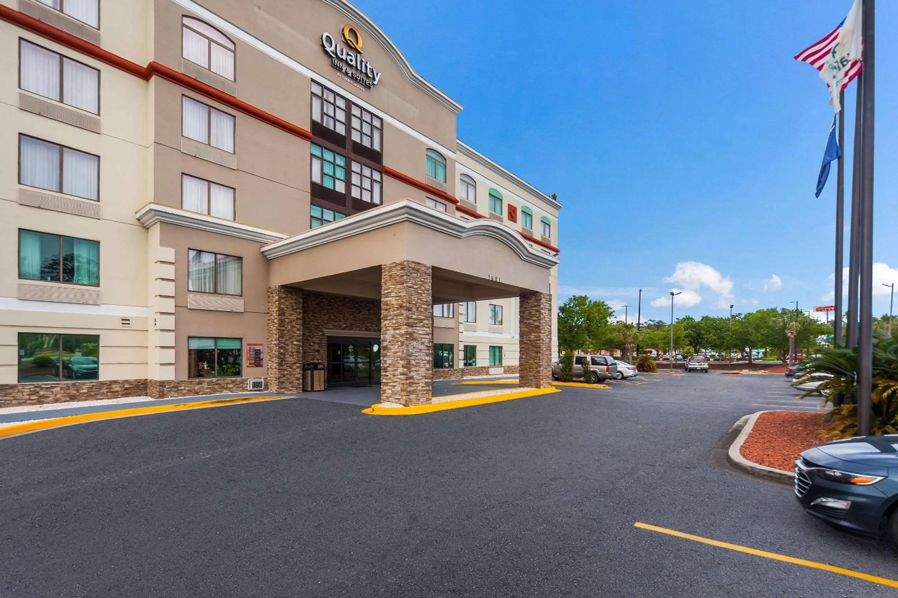 Property building in Quality Inn & Suites North Myrtle Beach