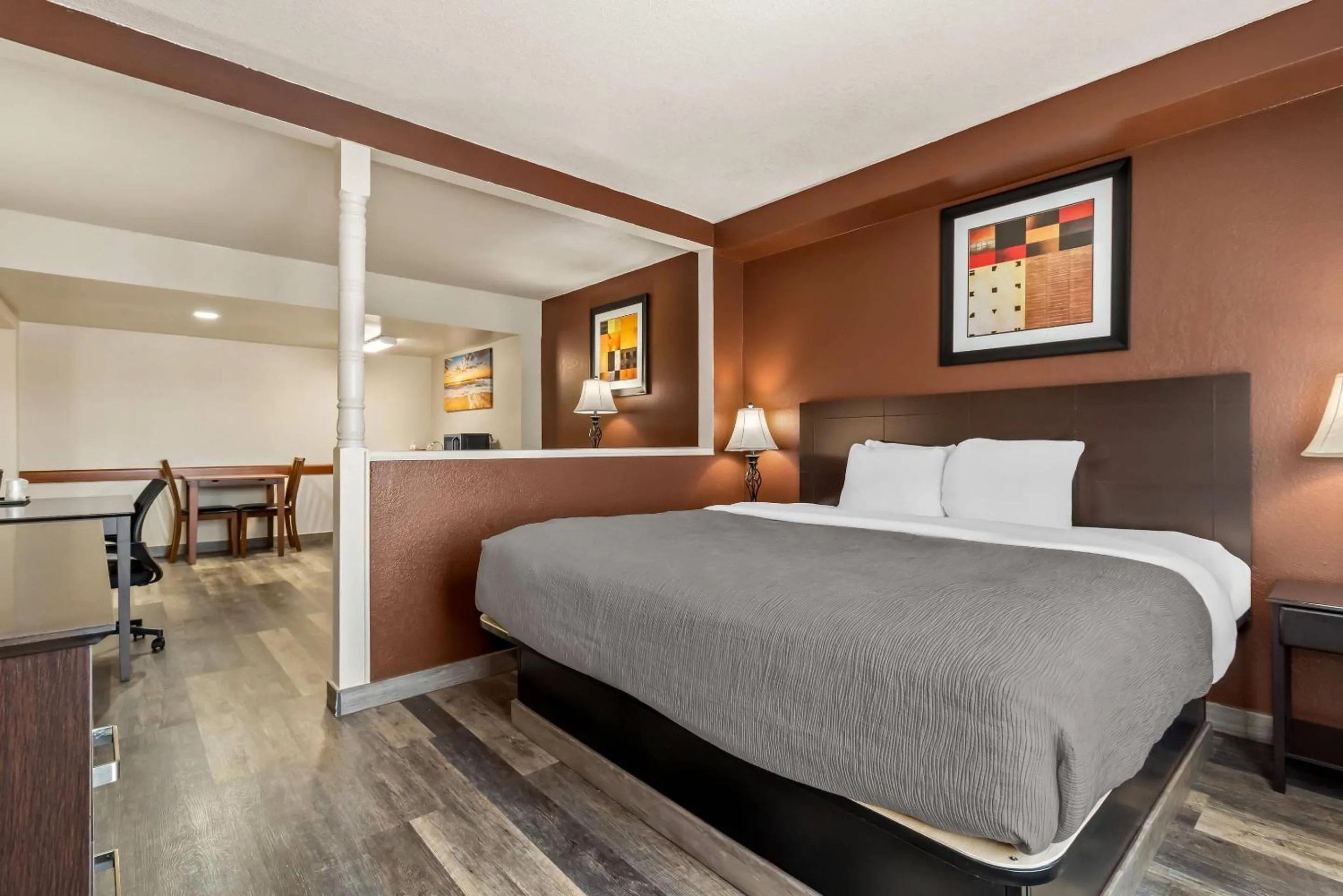 Bedroom, Bed in Quality Inn & Suites North Myrtle Beach