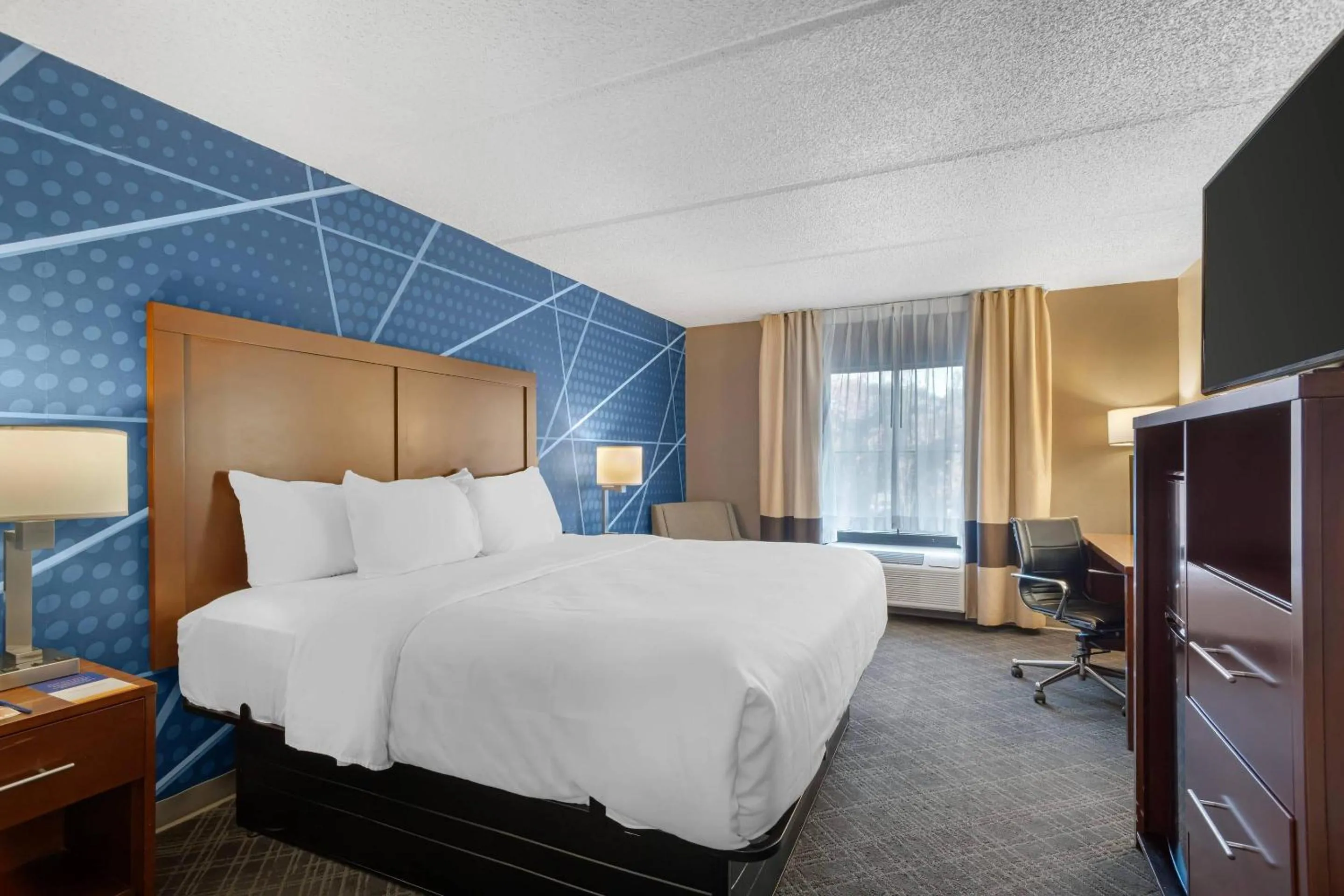 Bedroom, Bed in Comfort Inn & Suites Spartanburg North