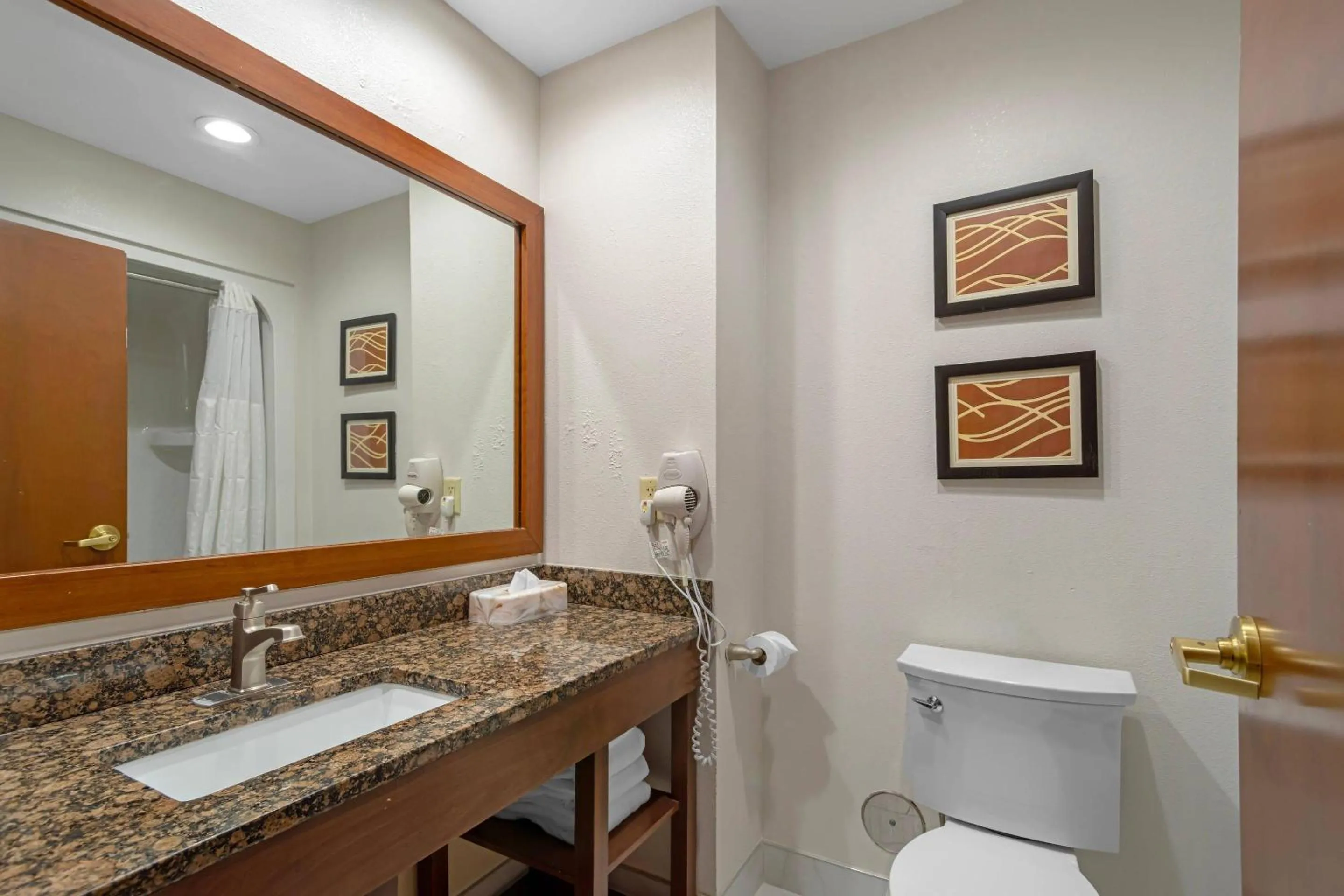 Bedroom in Comfort Inn & Suites Spartanburg North