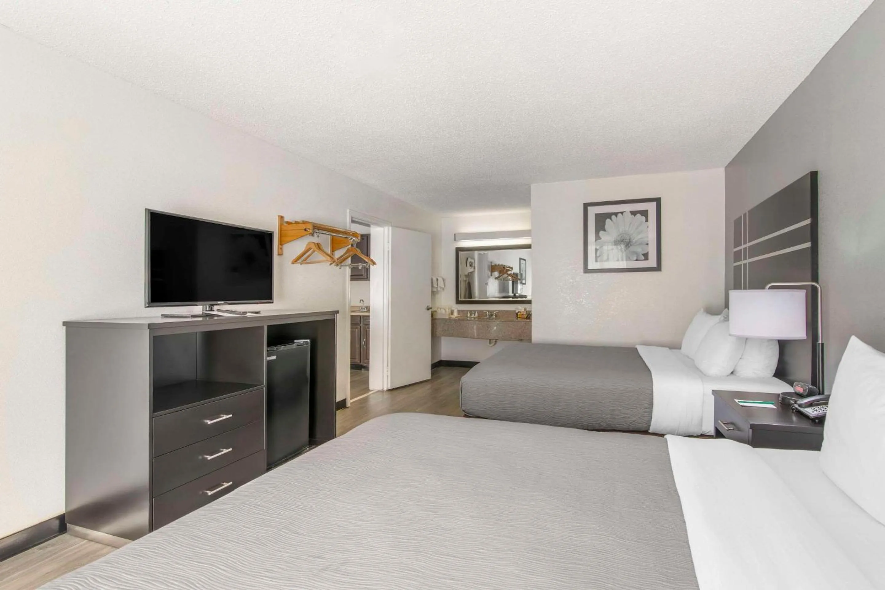 Bedroom in Quality Inn & Suites Hardeeville - Savannah North