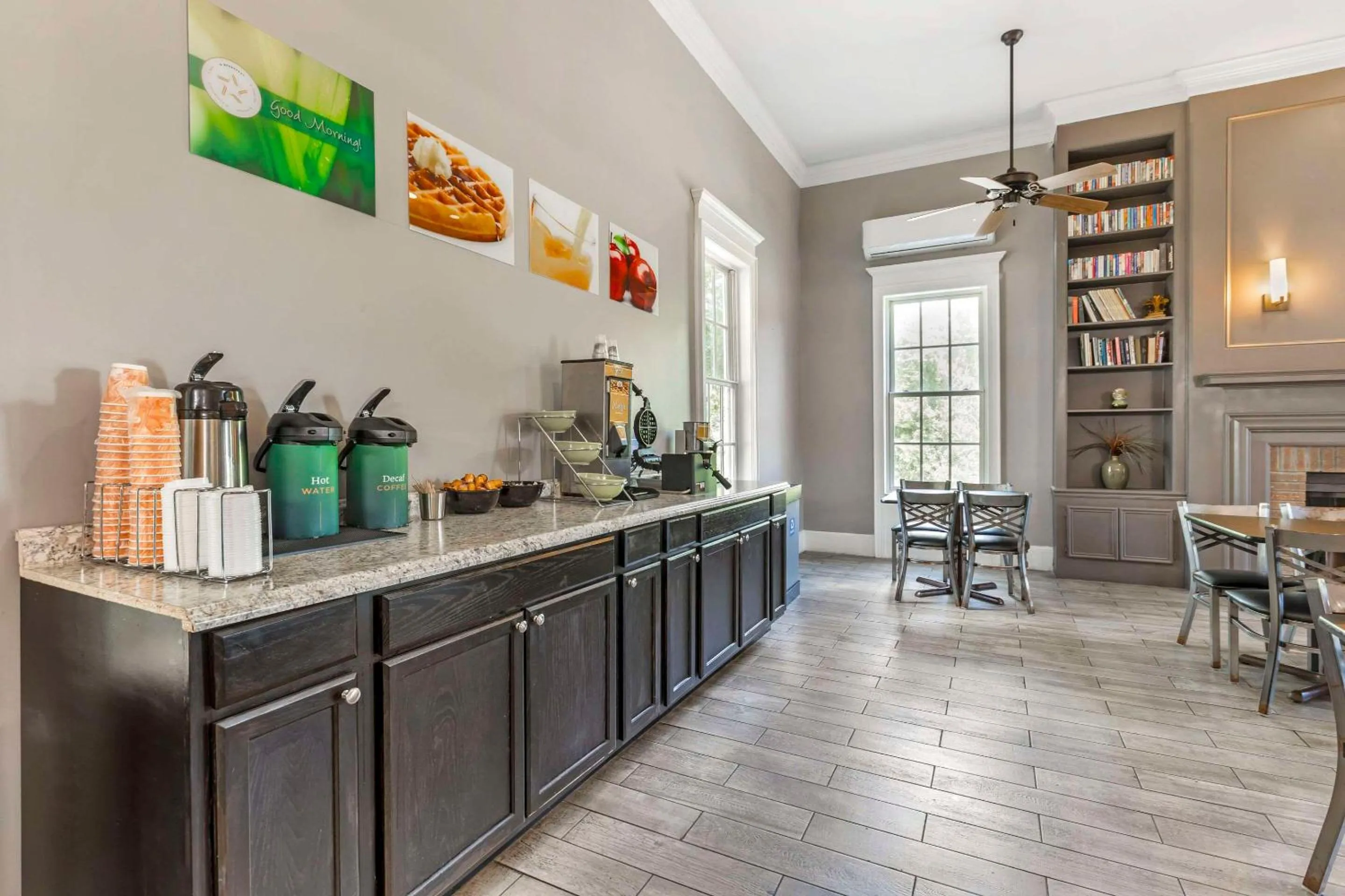 Breakfast in Quality Inn & Suites Santee I-95