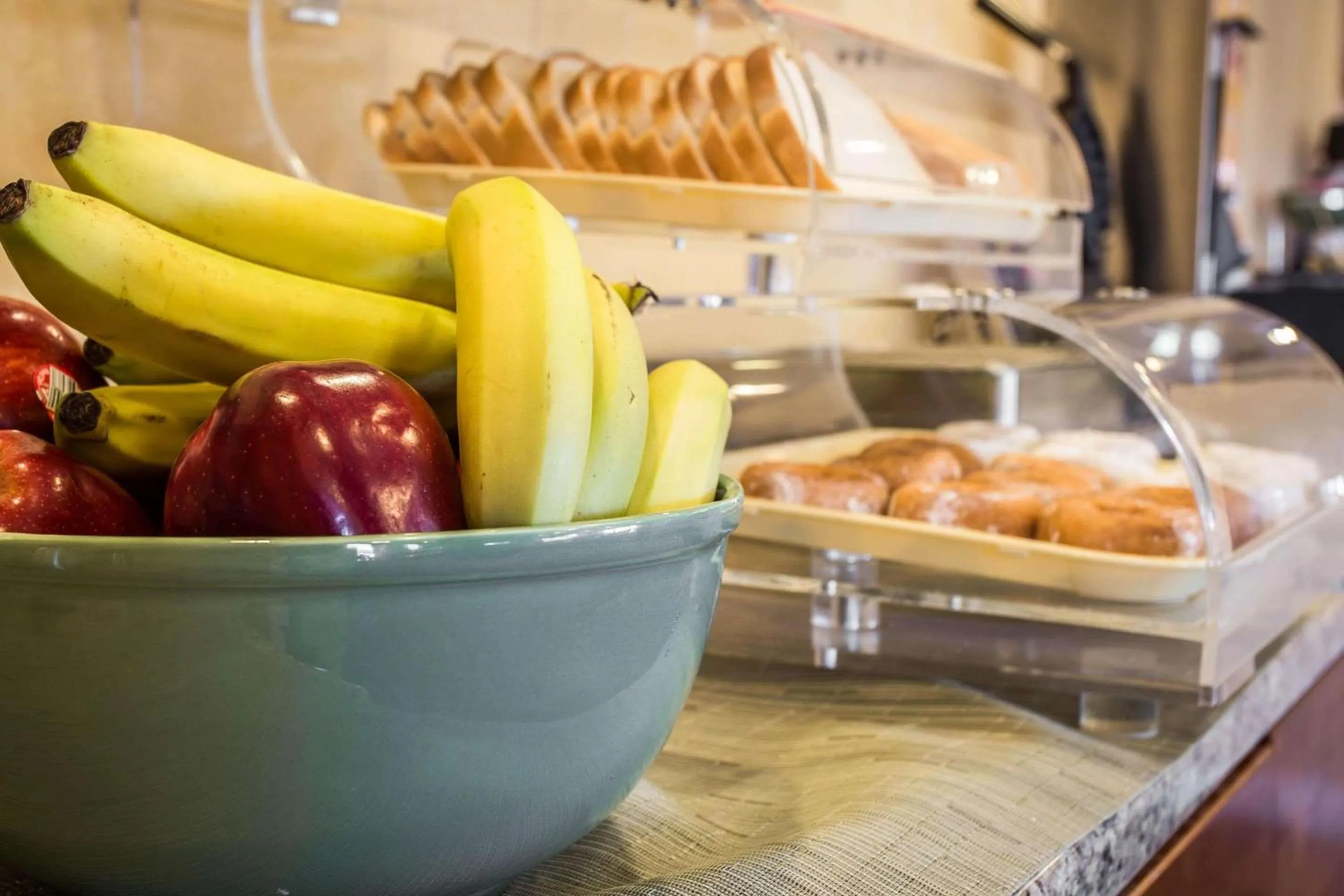 Restaurant/places to eat in Quality Inn Aiken North