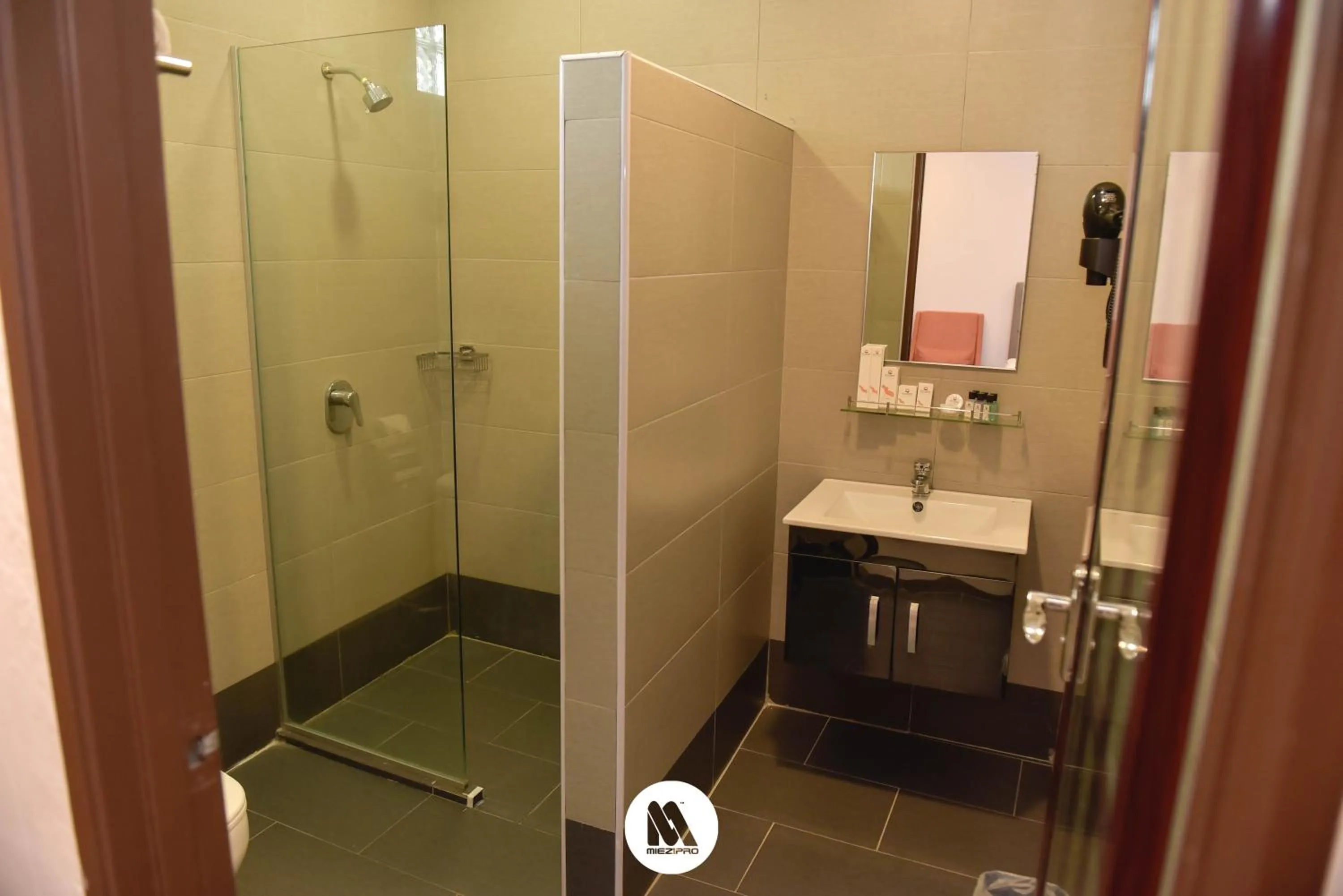 Lotus Seaview Beach Resort, Pengerang