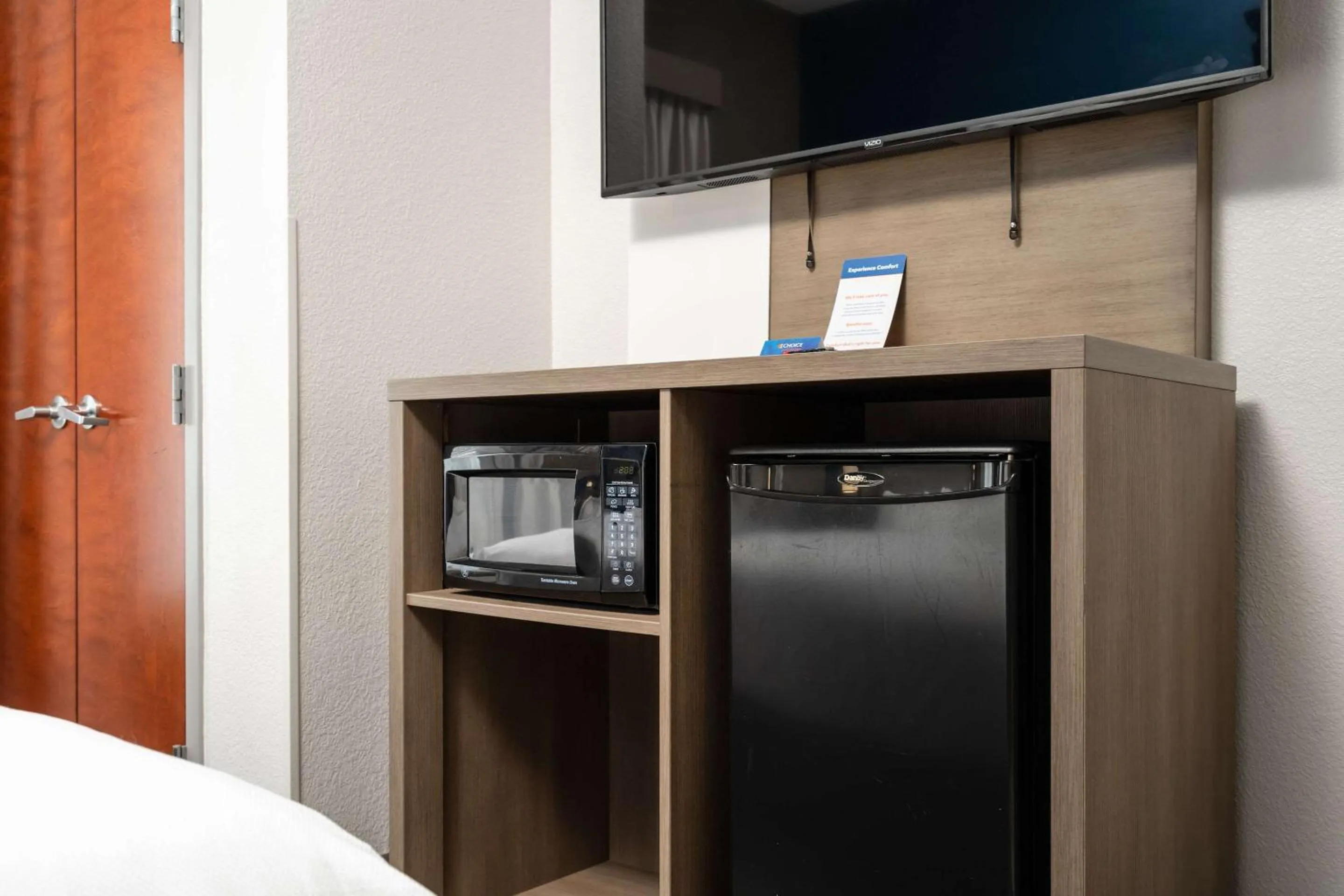 Bedroom in Comfort Suites Columbia Northeast - Fort Jackson