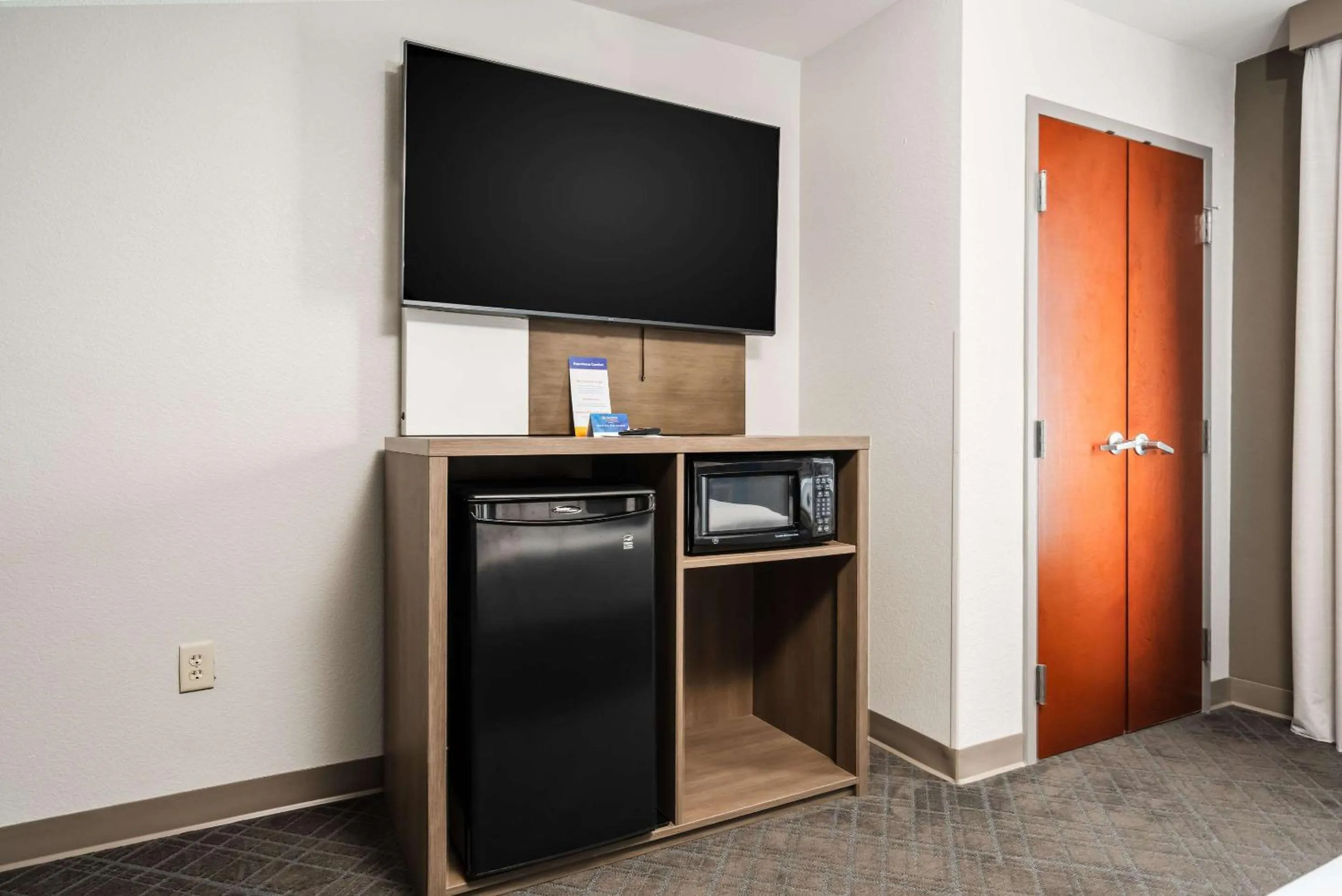 Bedroom in Comfort Suites Columbia Northeast - Fort Jackson