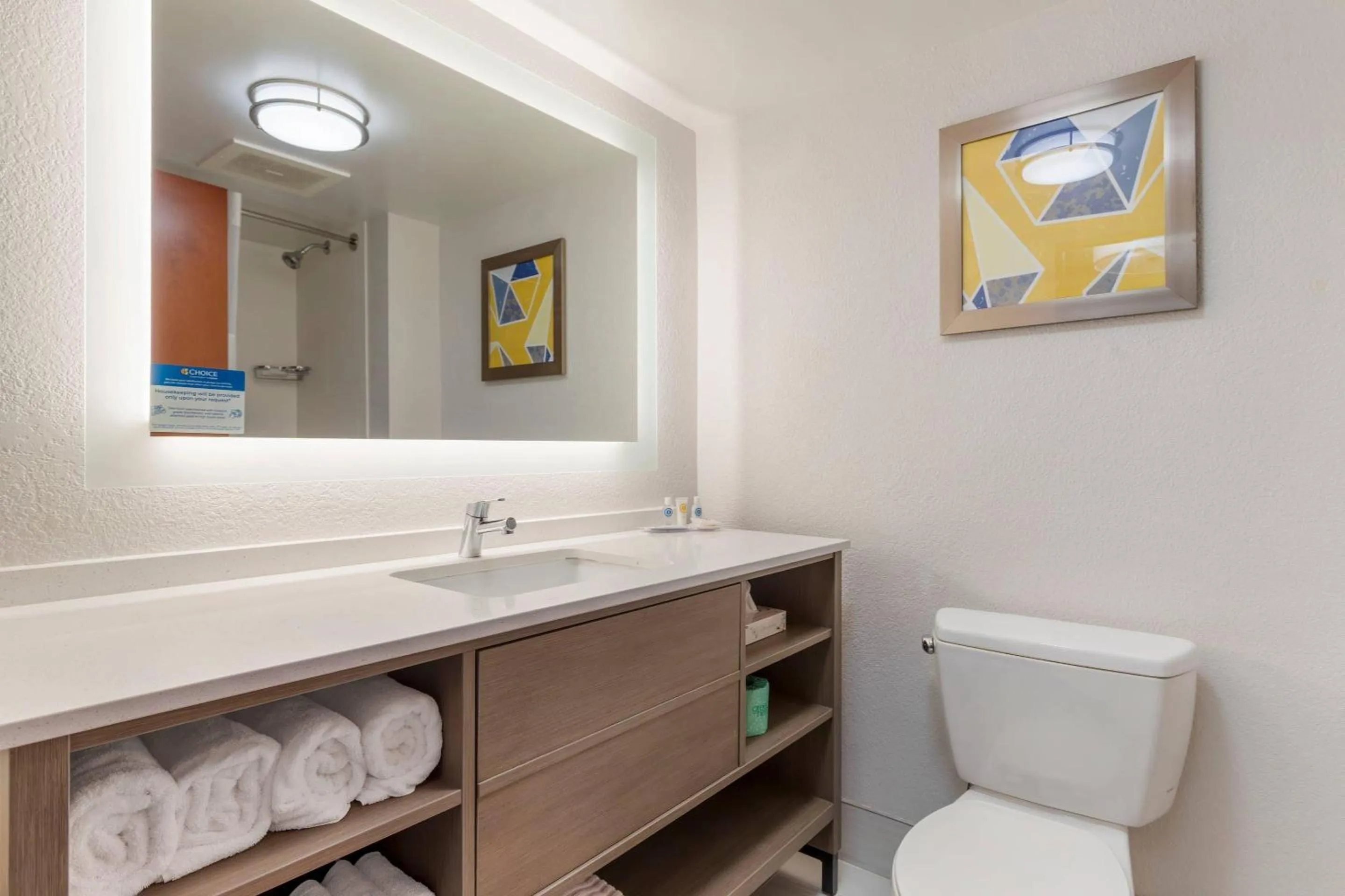 Bedroom in Comfort Suites Columbia Northeast - Fort Jackson