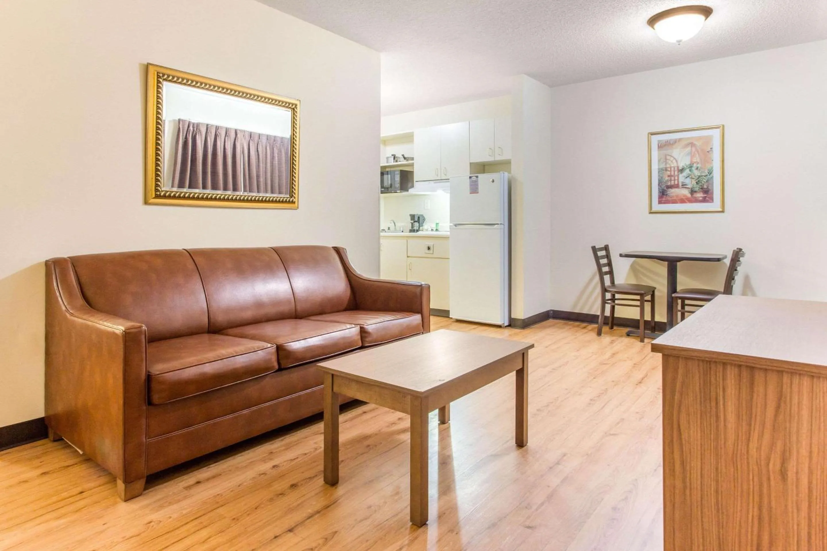 Photo of the whole room in Studio 6 Myrtle Beach, SC