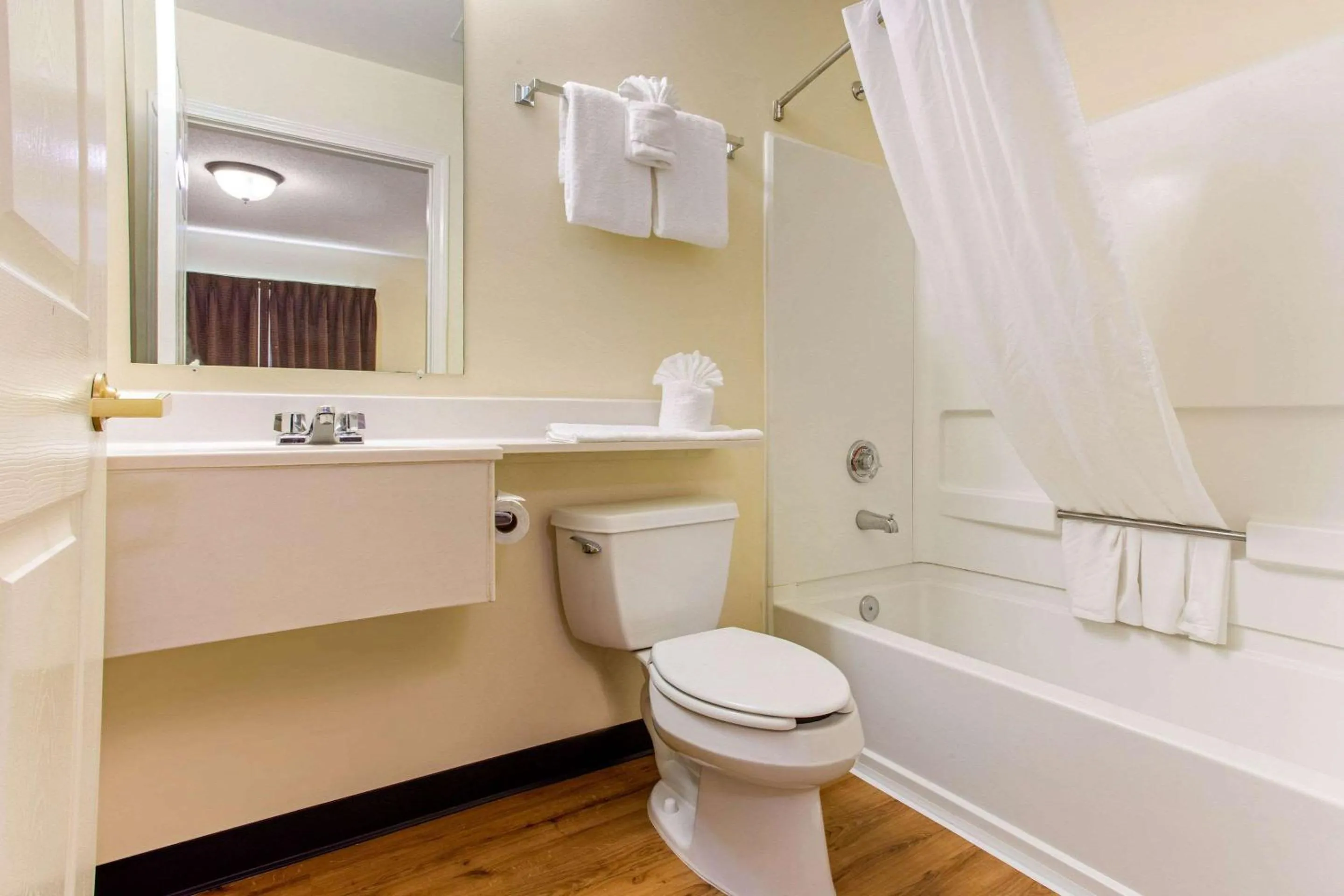 Bathroom in Studio 6 Myrtle Beach, SC