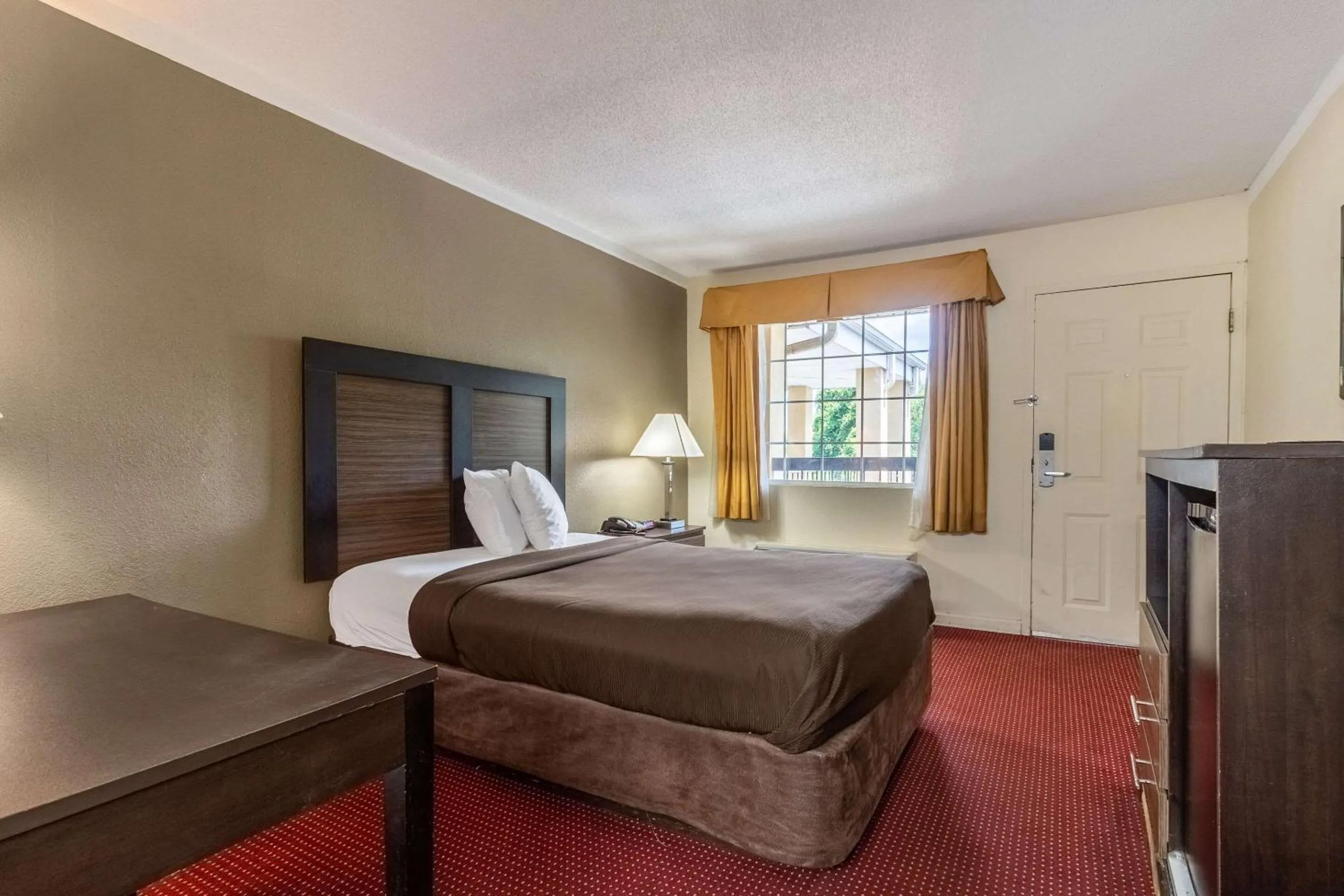 Bedroom, Bed in Suburban Studios Florence I-95