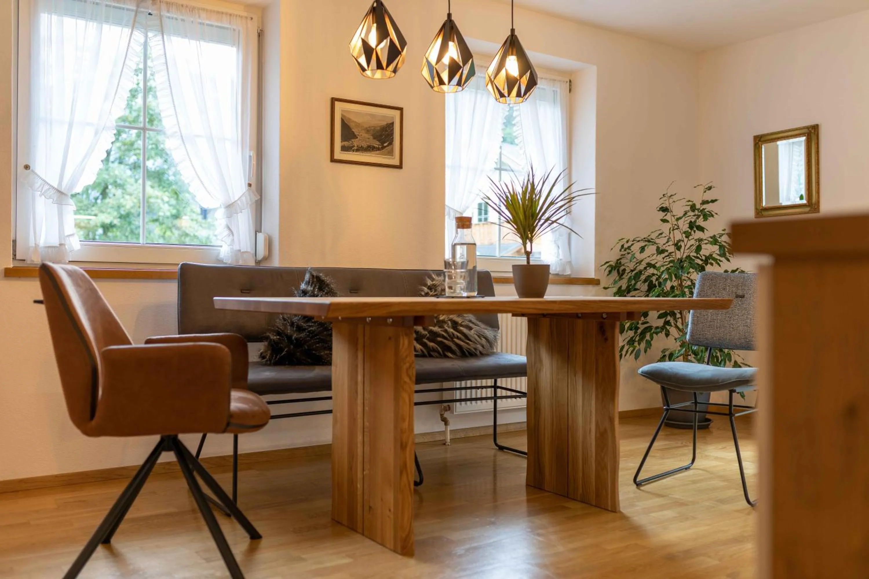 Dining area in Apart Matthias