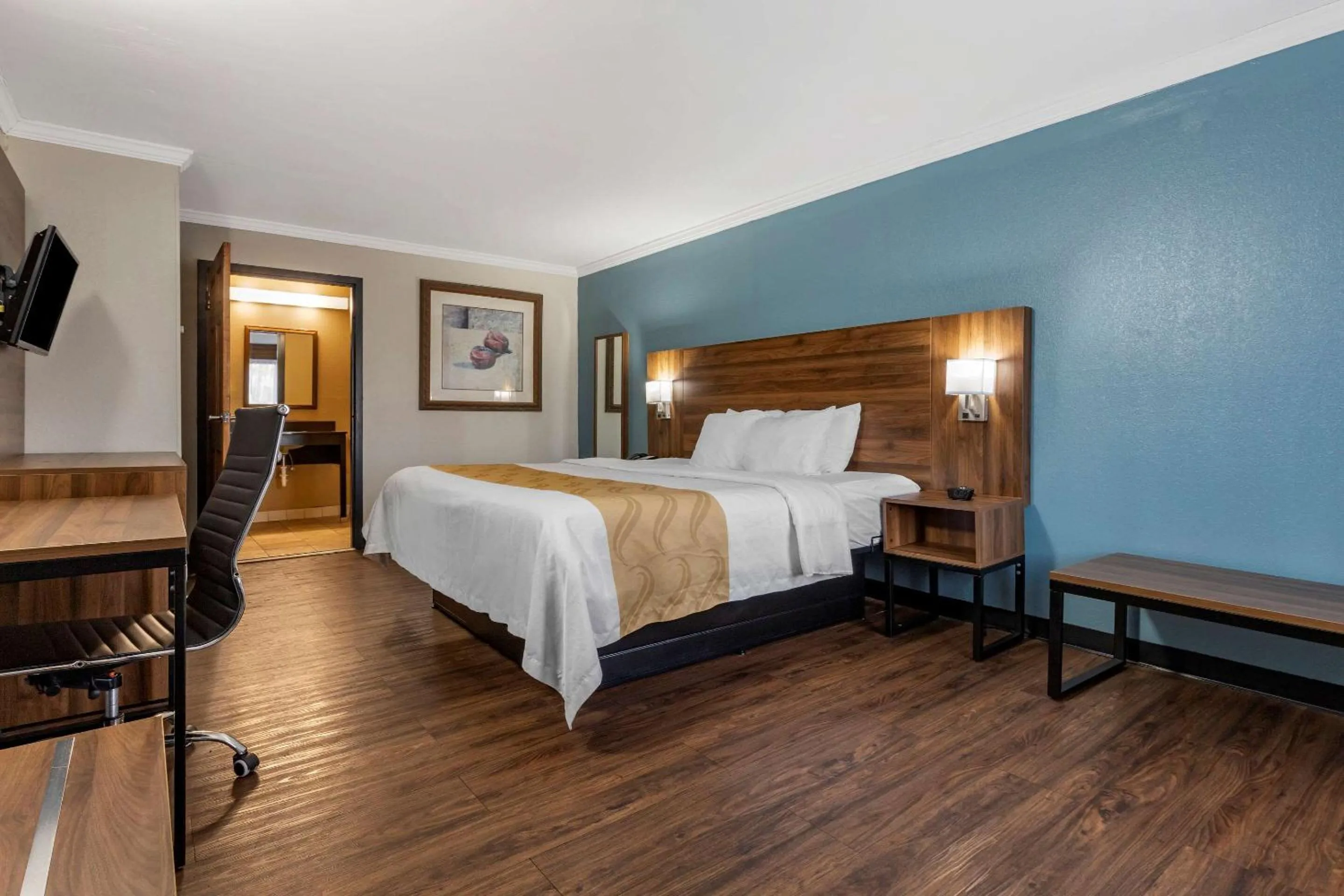 Bedroom, Bed in Quality Inn & Suites Ft Jackson Maingate