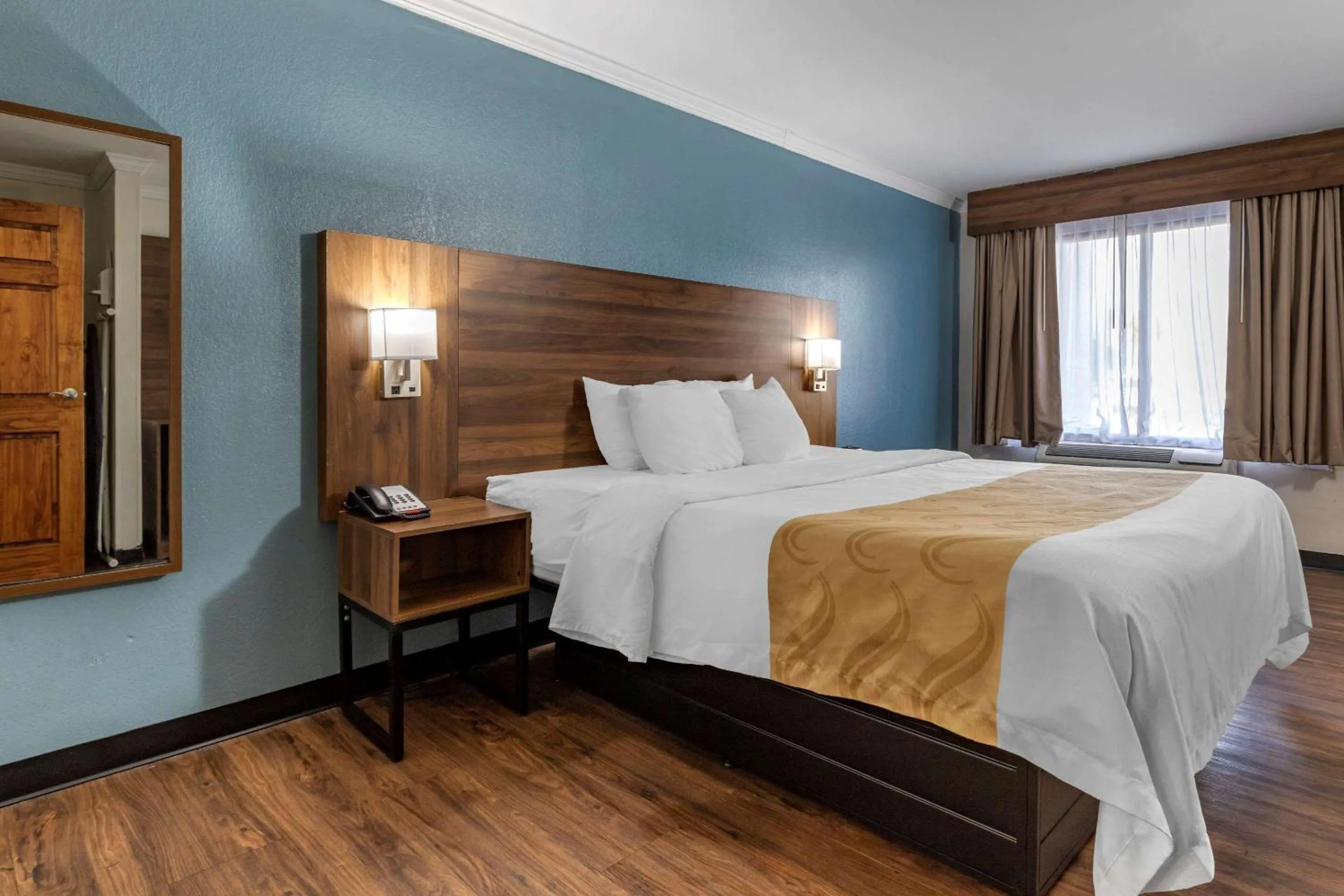 Bedroom, Bed in Quality Inn & Suites Ft Jackson Maingate