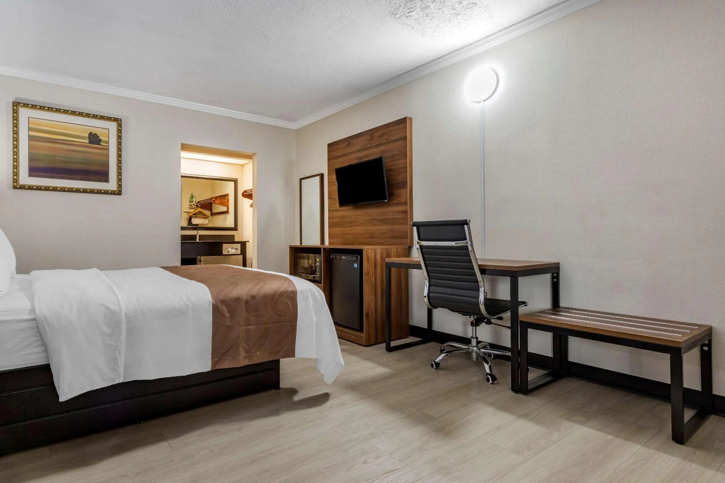 Bedroom, Bed in Quality Inn & Suites Ft Jackson Maingate