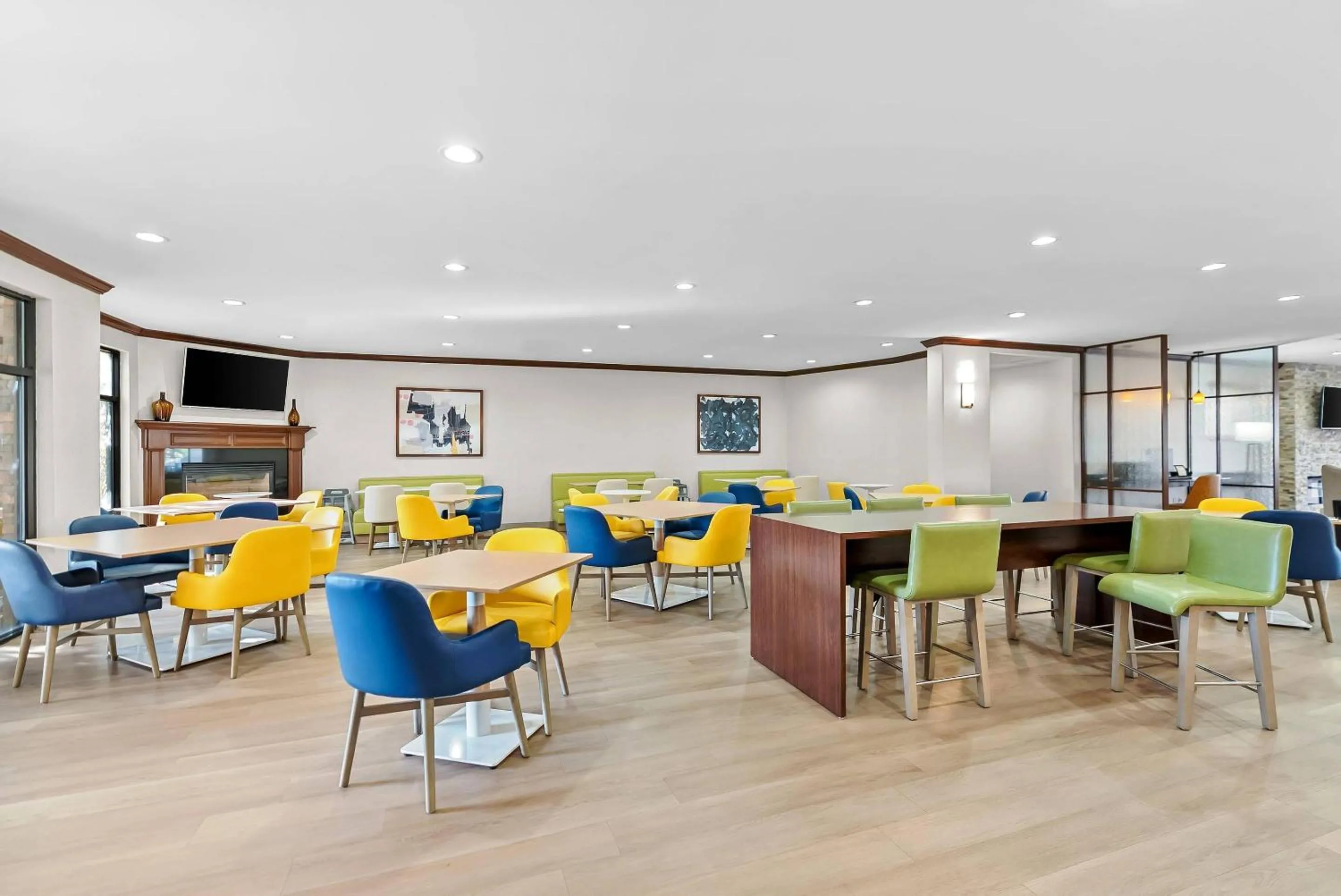 Breakfast in Comfort Suites Simpsonville - Greenville