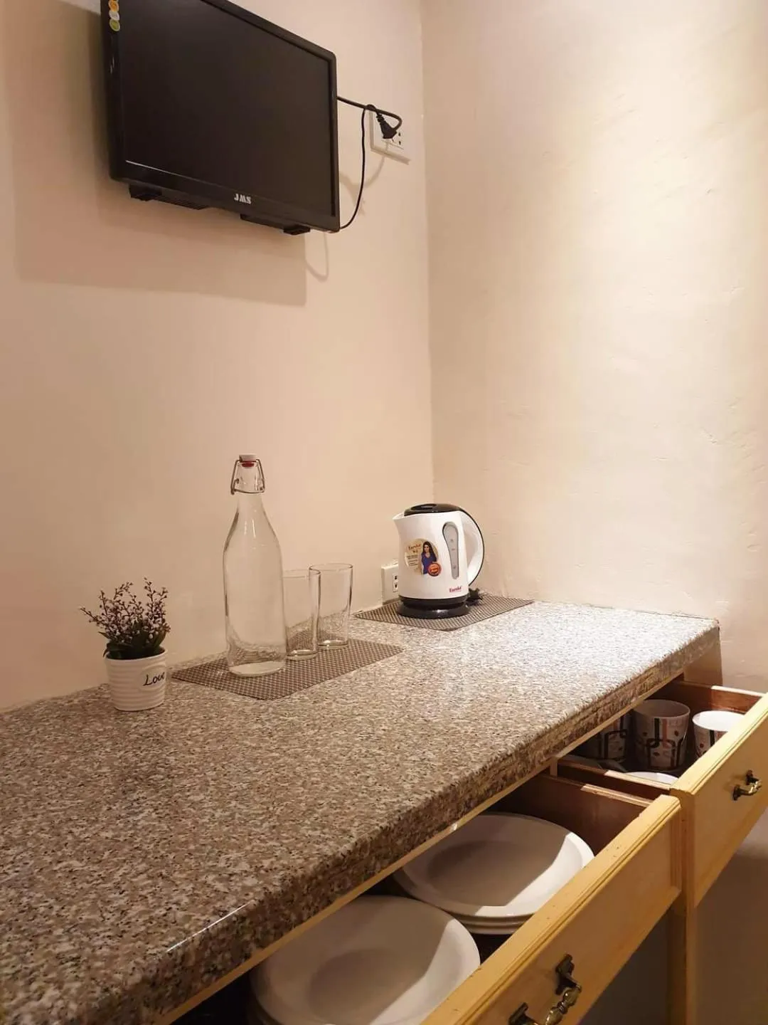 TV and multimedia in Palompon Sugar's Inn