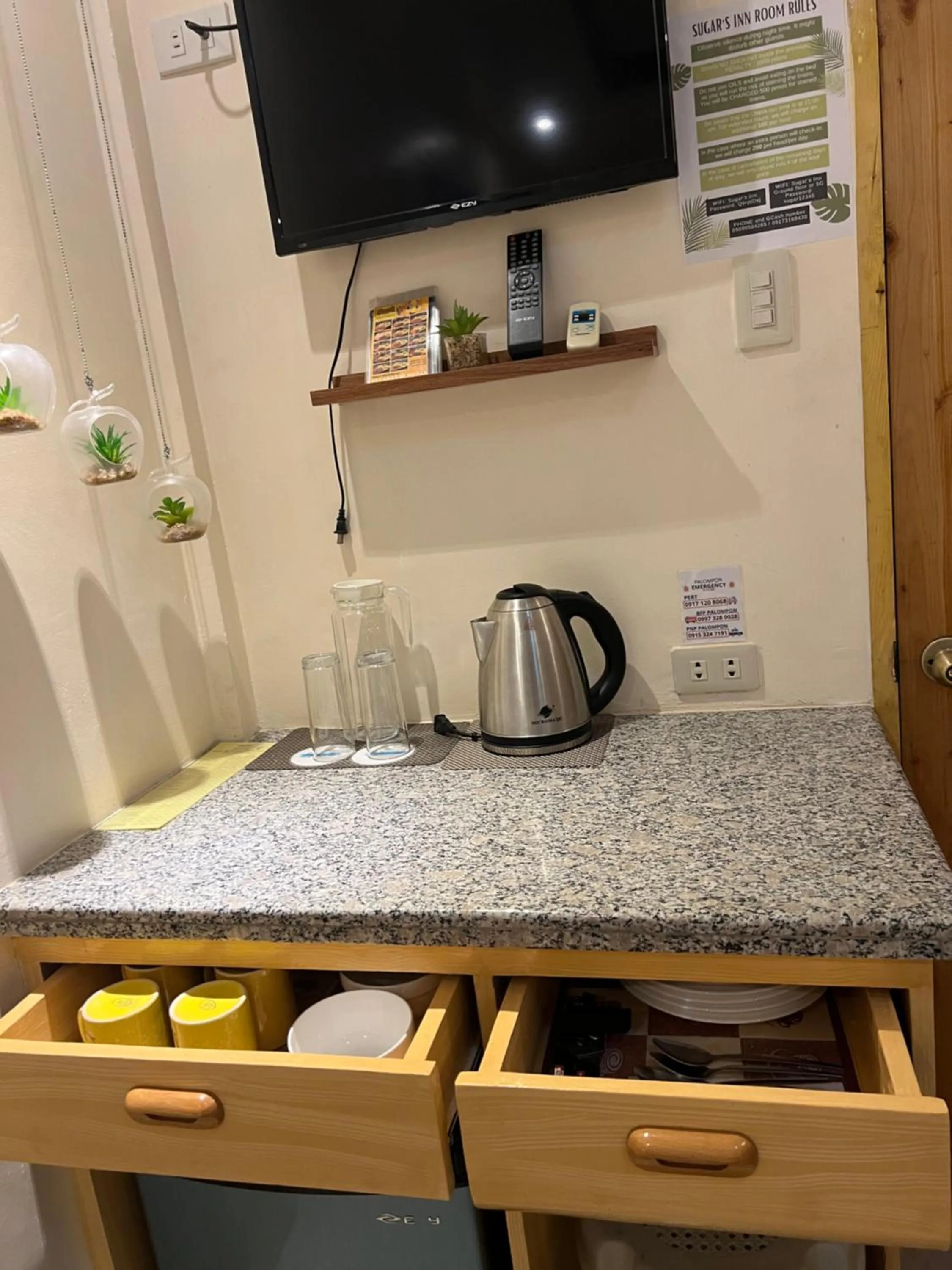 Coffee/tea facilities in Palompon Sugar's Inn