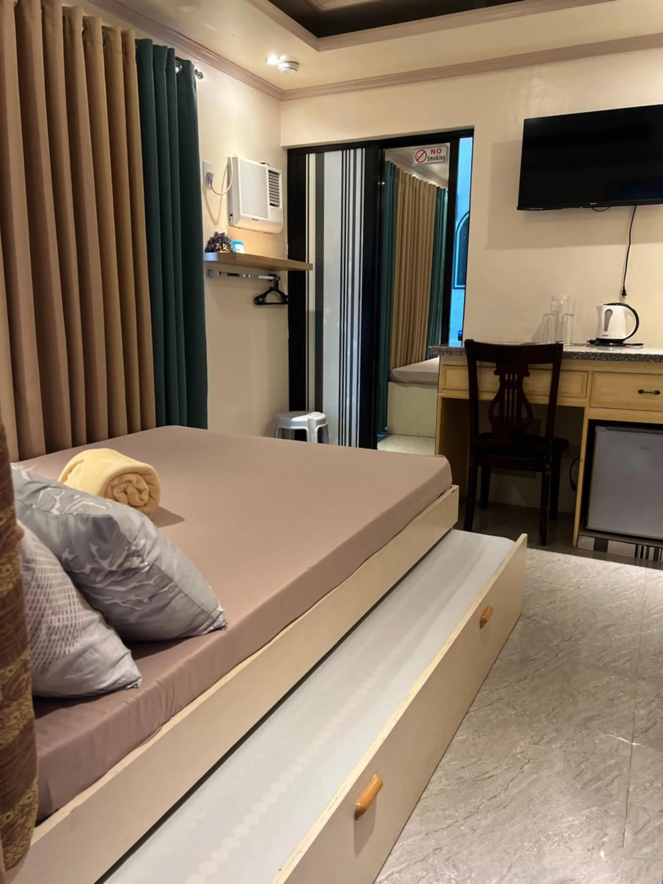 Bedroom, Bed in Palompon Sugar's Inn