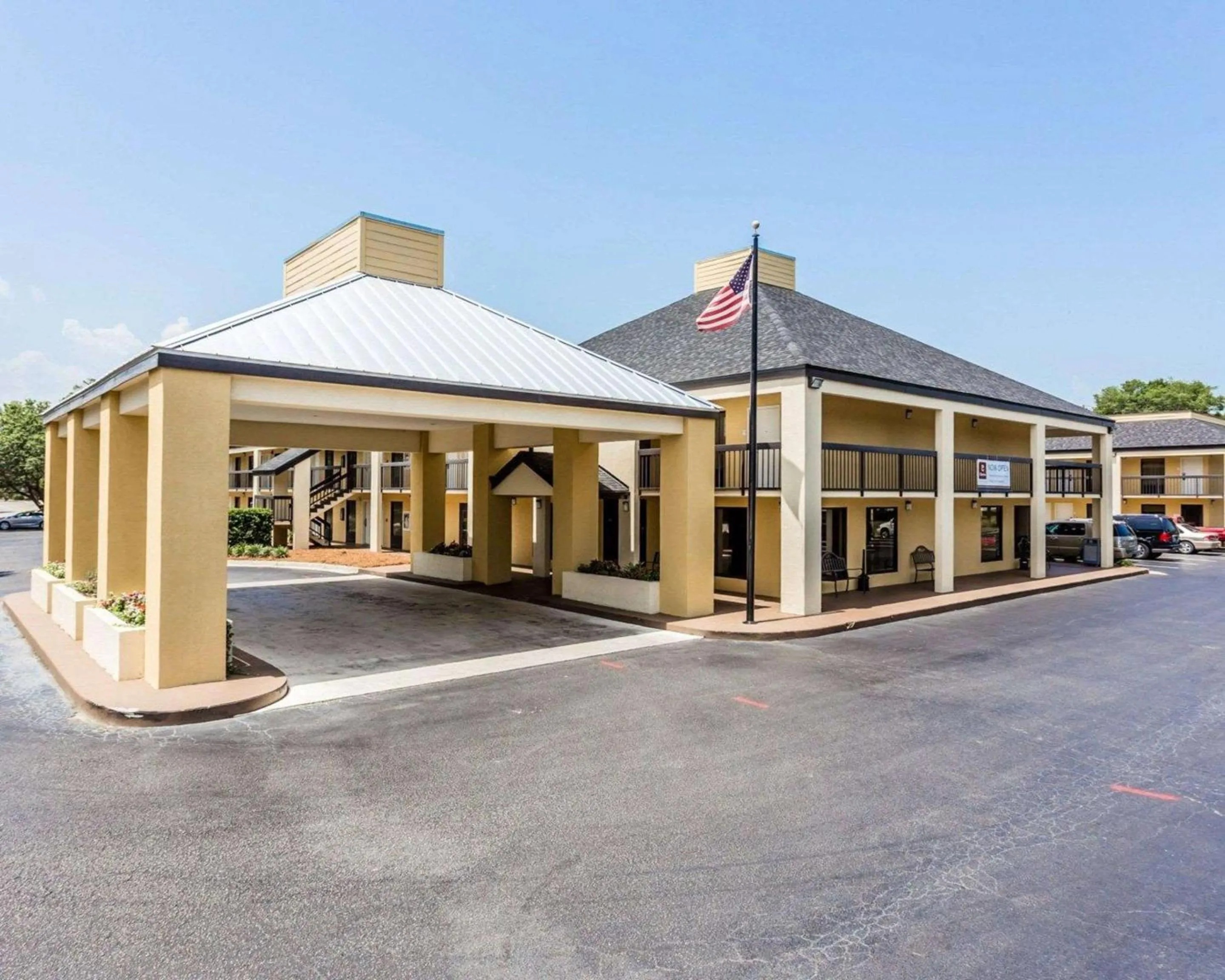 Property building in Quality Inn Mt Pleasant - Charleston
