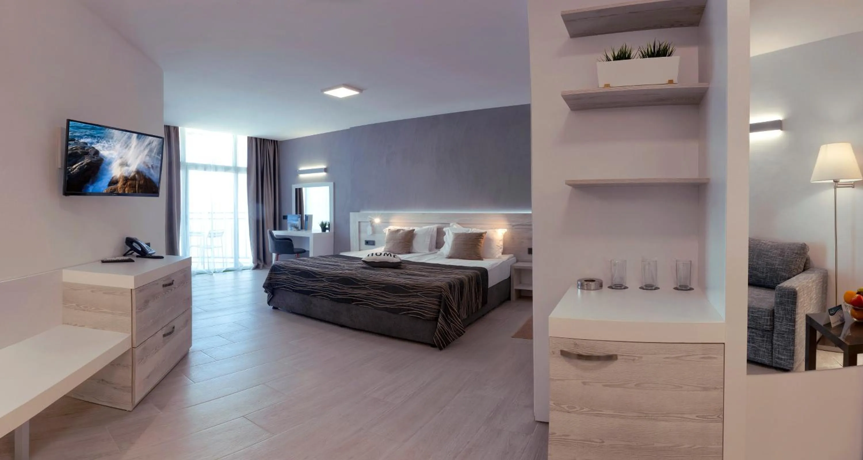 Balcony/Terrace, Bed in Luna Beach Hotel - All Inclusive