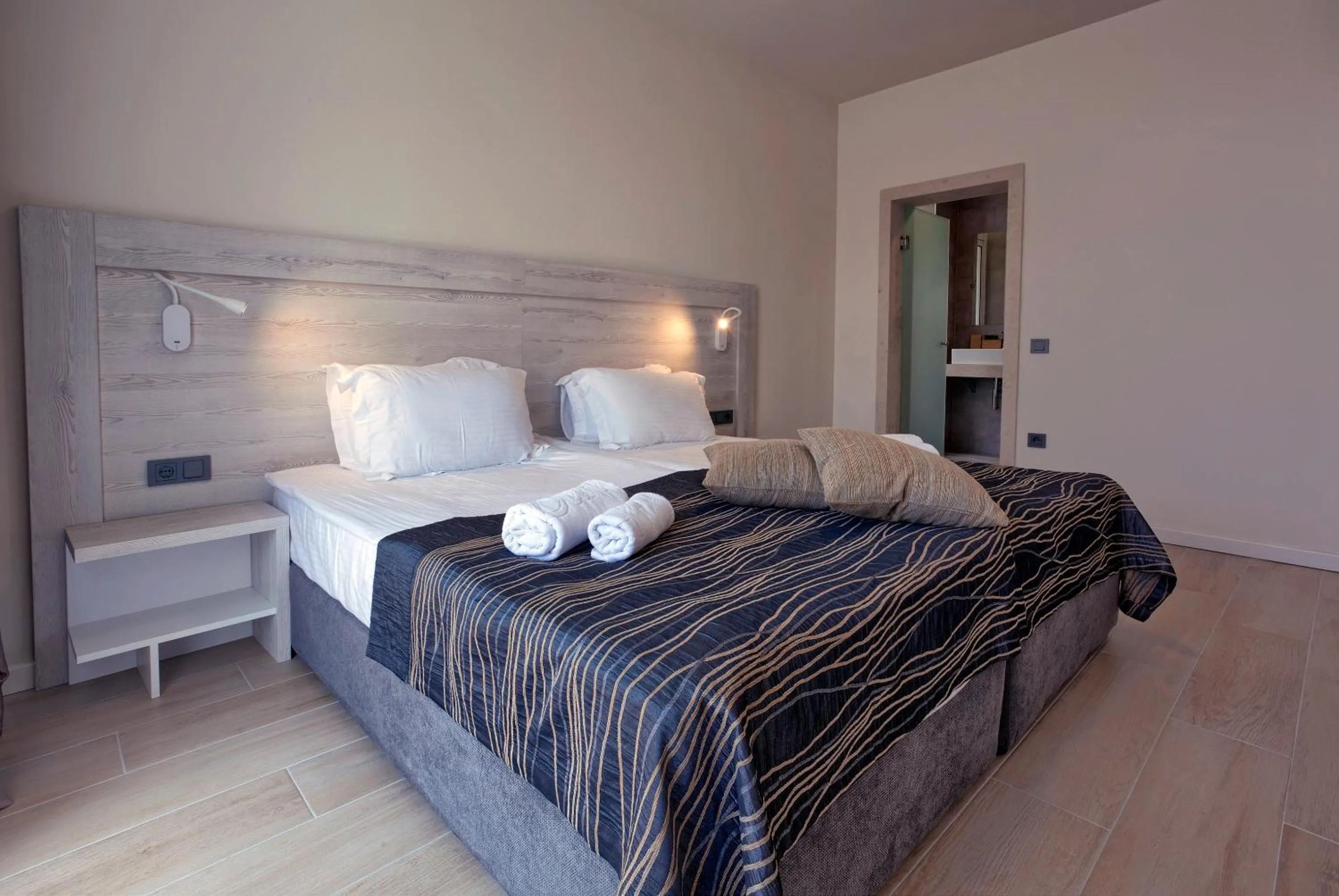 Bedroom, Bed in Luna Beach Hotel - All Inclusive