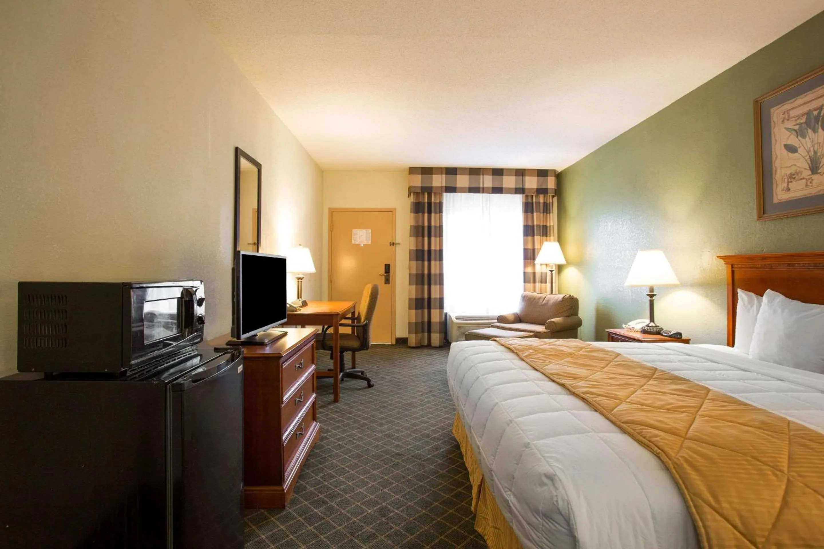 Bedroom, Bed in Clarion Inn & Suites Aiken South