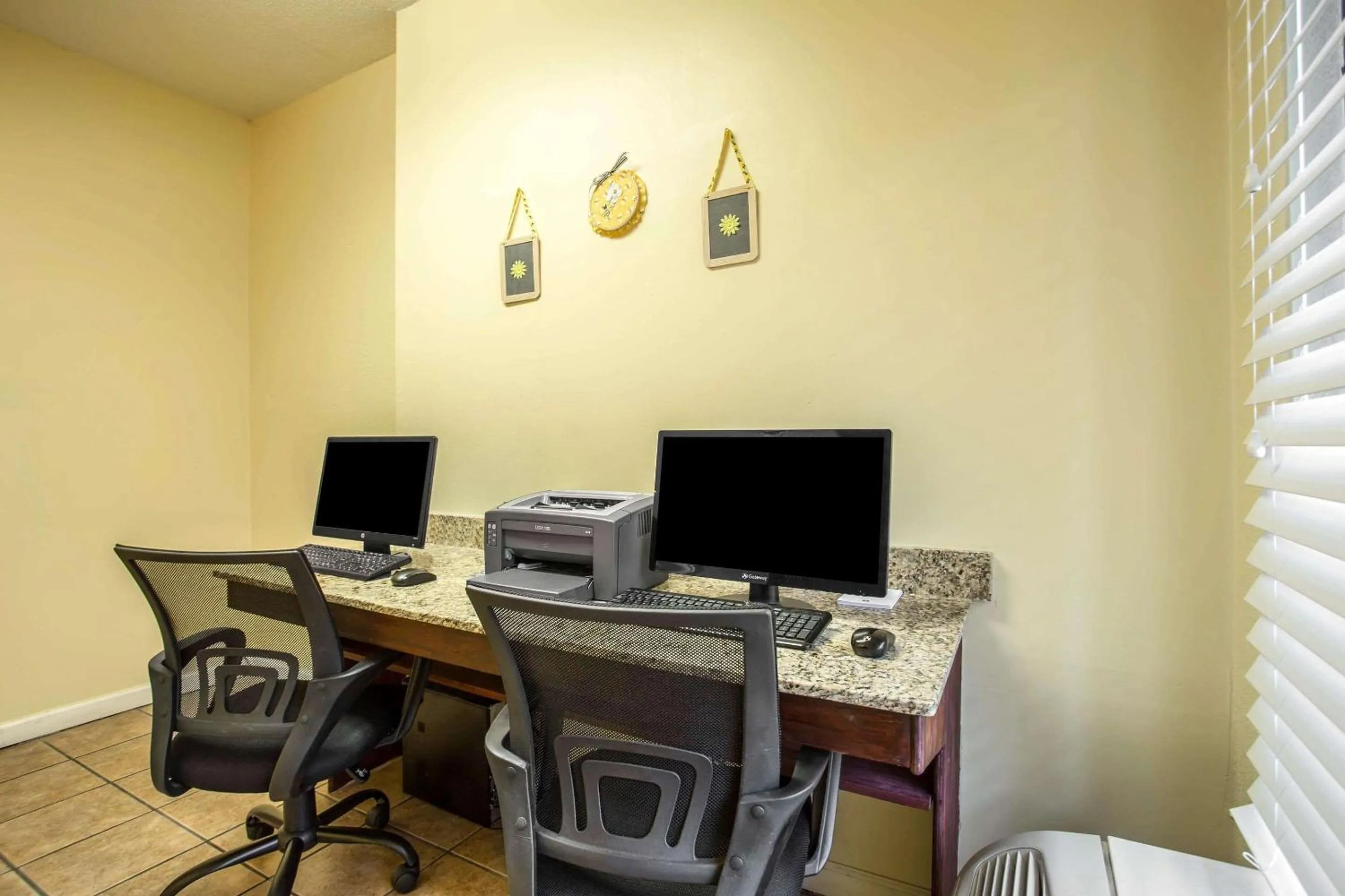 Business facilities in Clarion Inn & Suites Aiken South