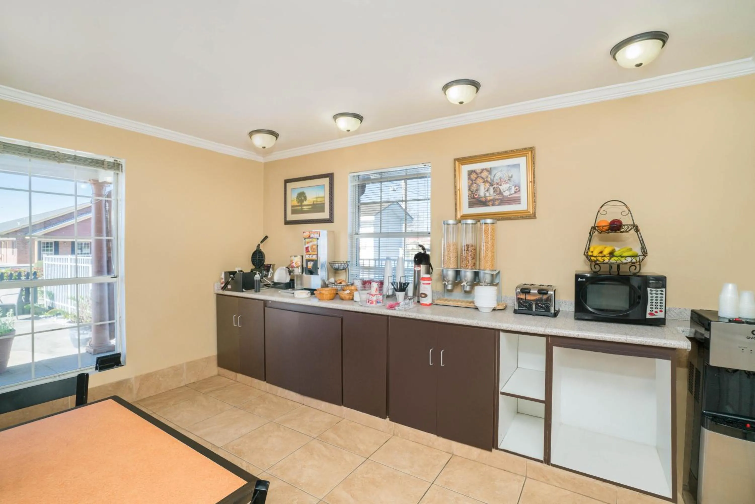 Coffee/tea facilities in Travelodge by Wyndham Santee