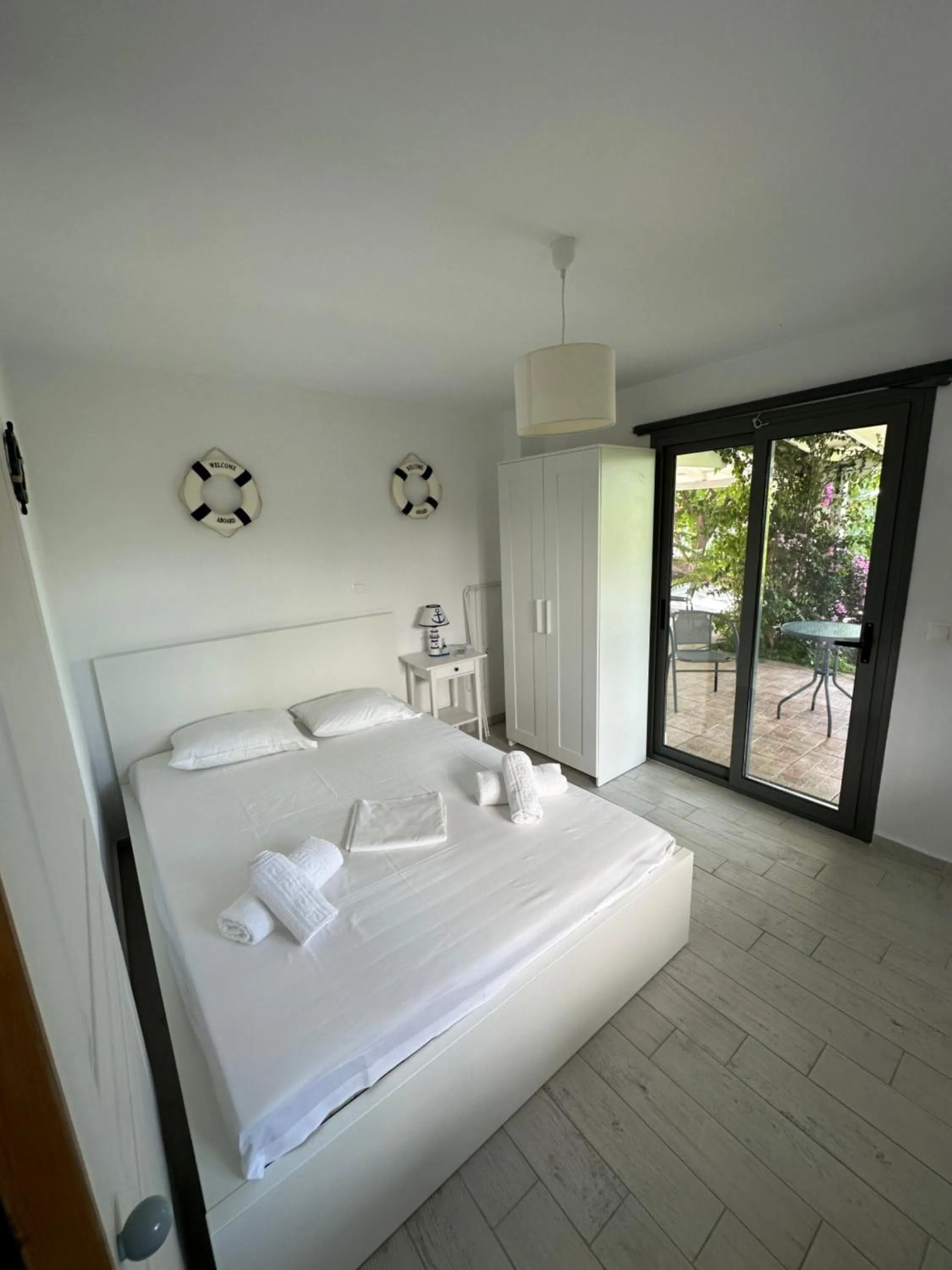 Apartment with Garden View in La Casa Al Mare