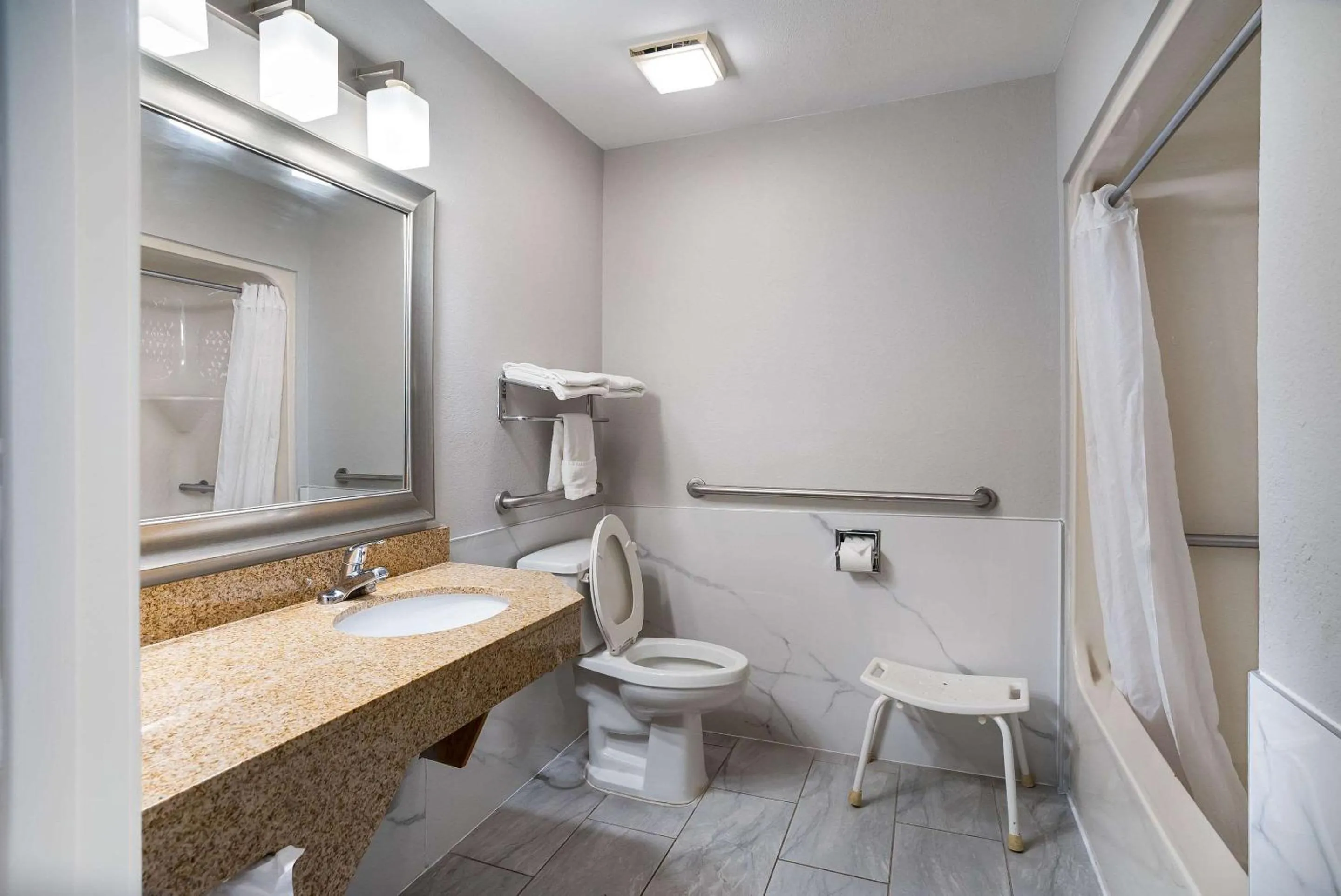 Bedroom, Bathroom in Sleep Inn